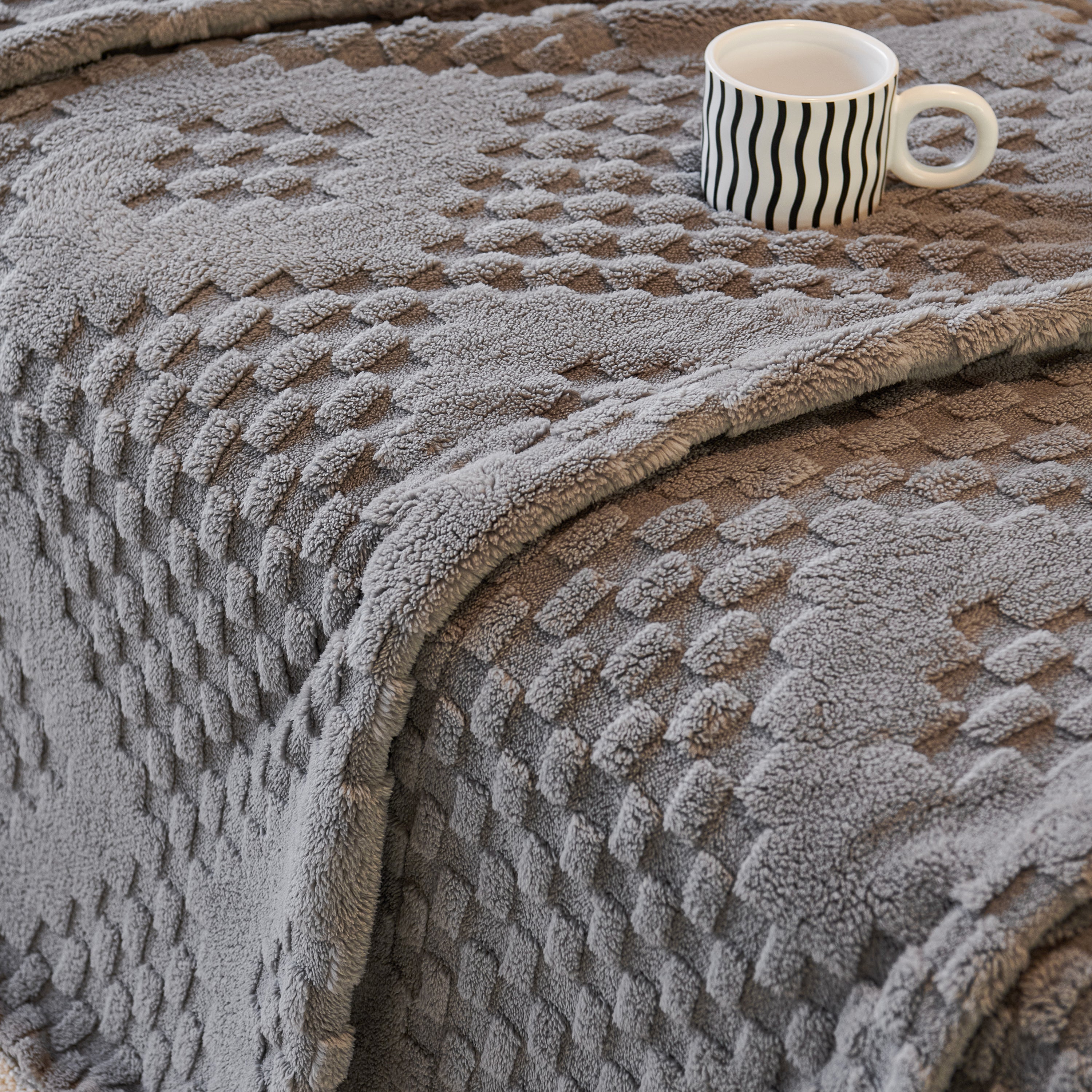 Thickened 3d Plush Premium Living Spaces Couch Covers Soft And Warm Couch Protector Blanket