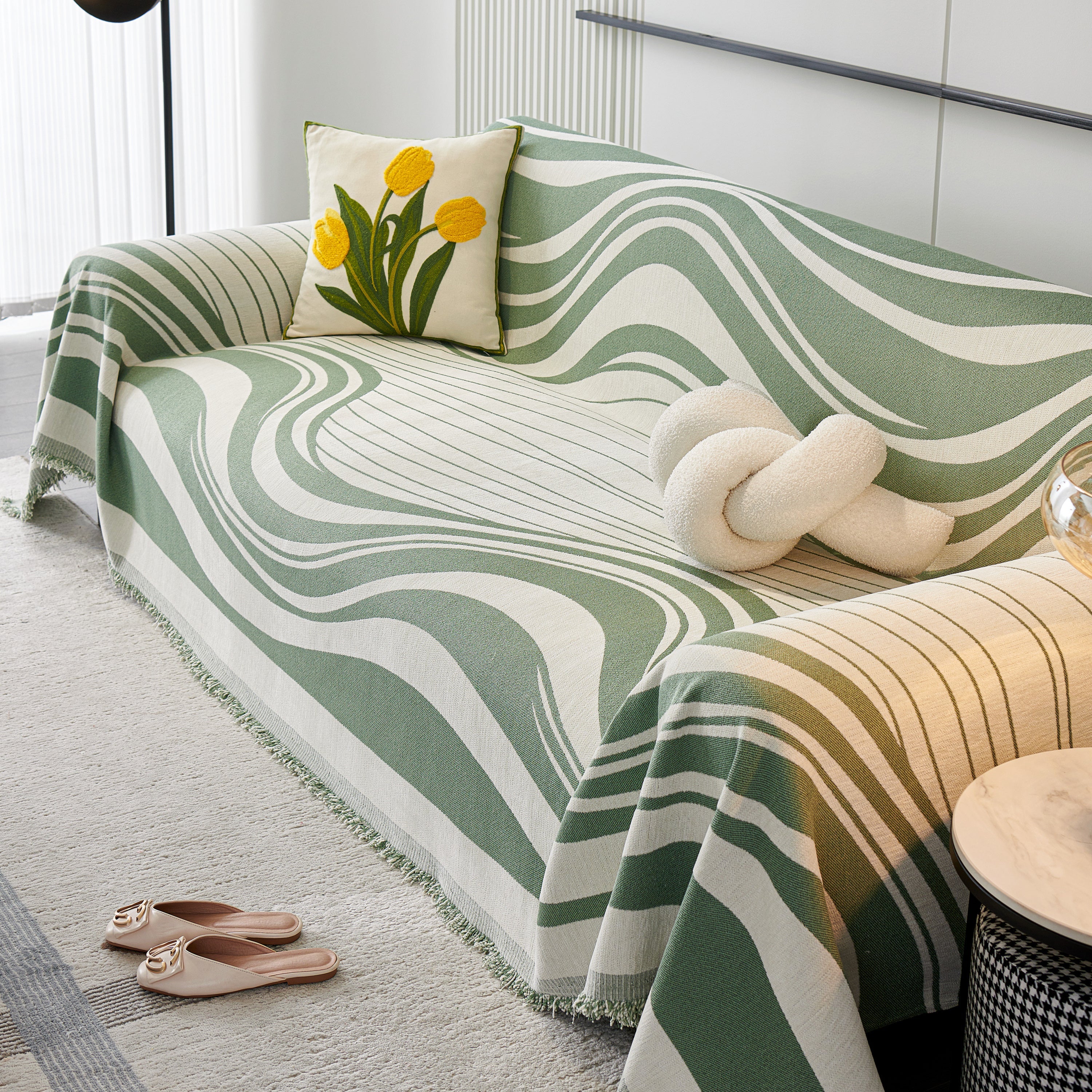 Soft Cozy Curved Throw Blankets For Couch, Sofa, Bed, Travel, Decorative Blankets For Women, Men, Kids Gift