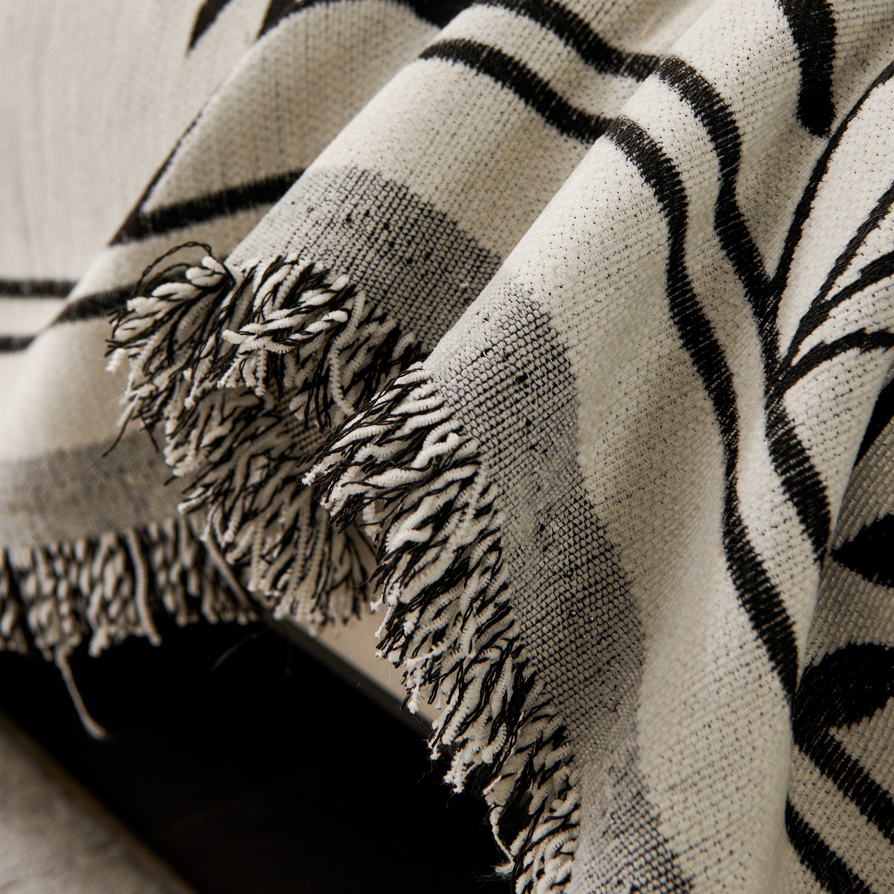 Modern Minimalist Chenille Willow Leaf Pattern Couch Cover Blanket, Luxurious Blankets For The Sofa