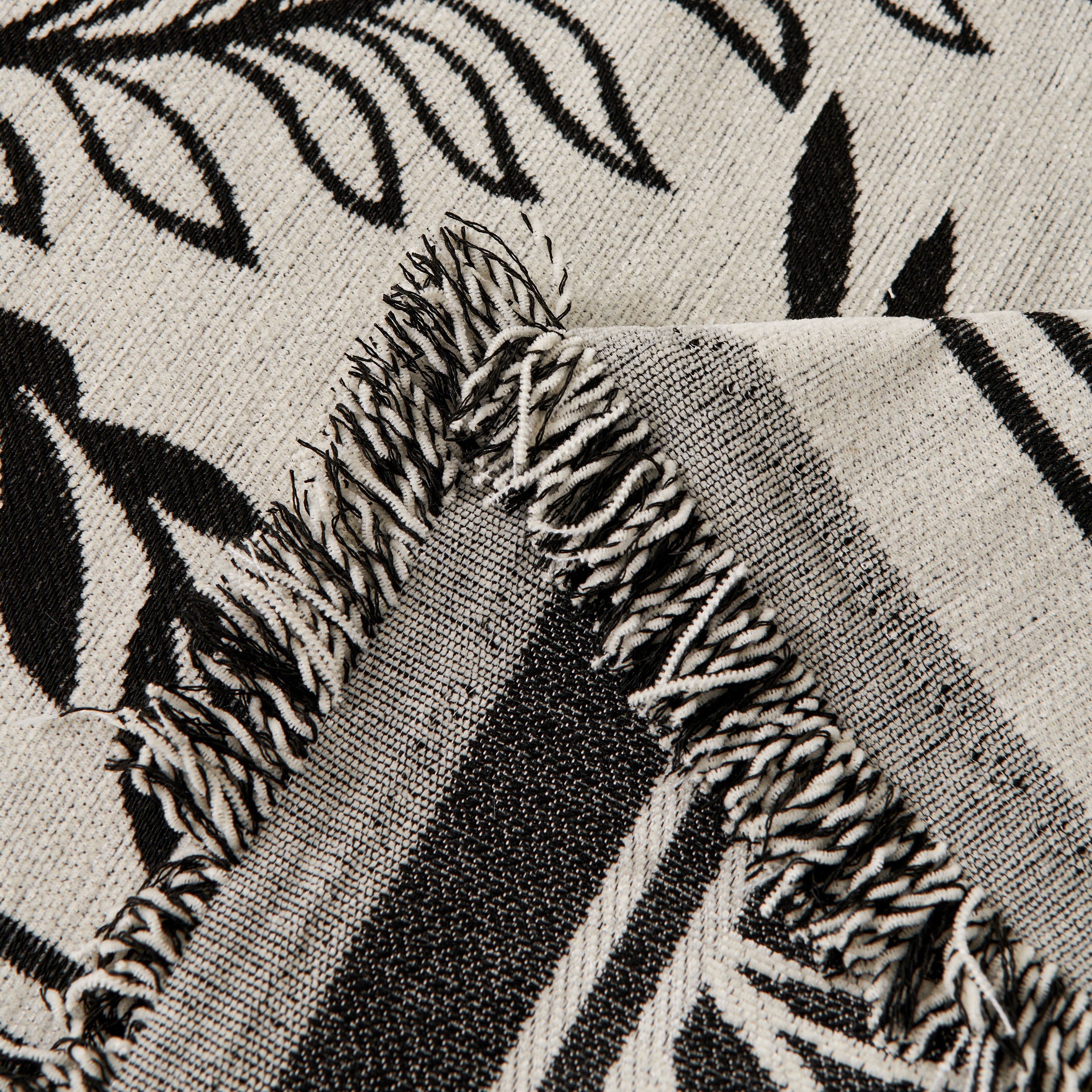 Modern Minimalist Chenille Willow Leaf Pattern Couch Cover Blanket, Luxurious Blankets For The Sofa