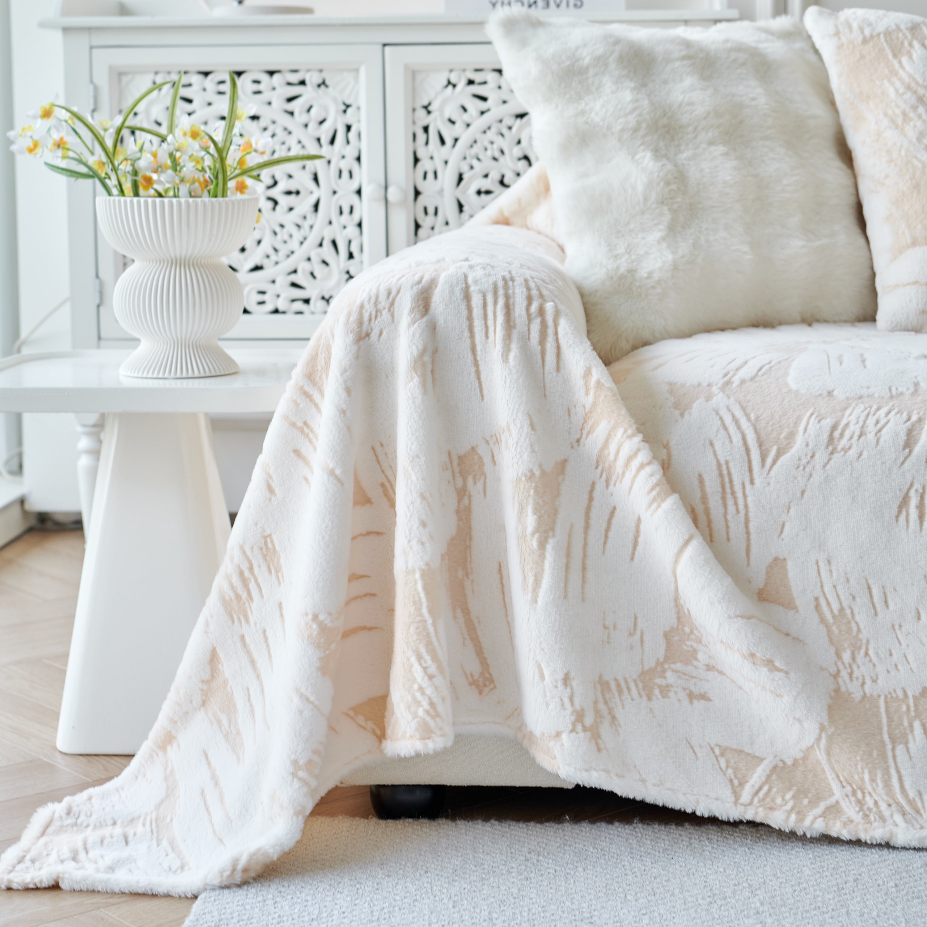 Plush Faux Fur Warm Sofa Cover With Waves Jacquard Textured Throw Blankets For Couch