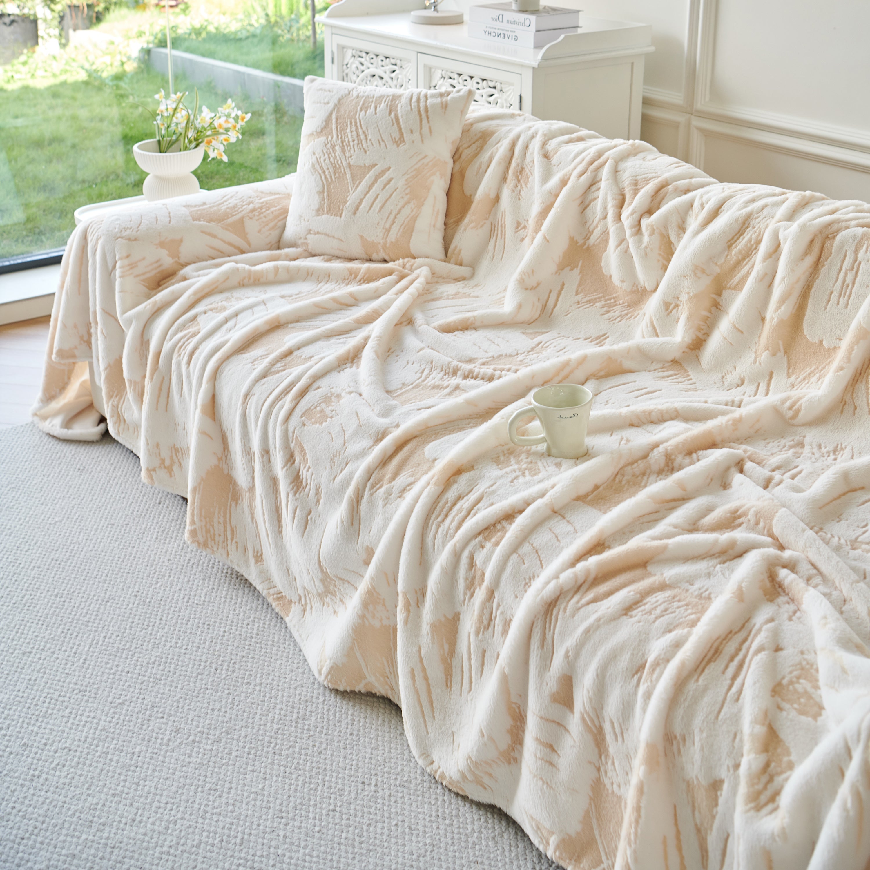 Plush Faux Fur Warm Sofa Cover With Waves Jacquard Textured Throw Blankets For Couch