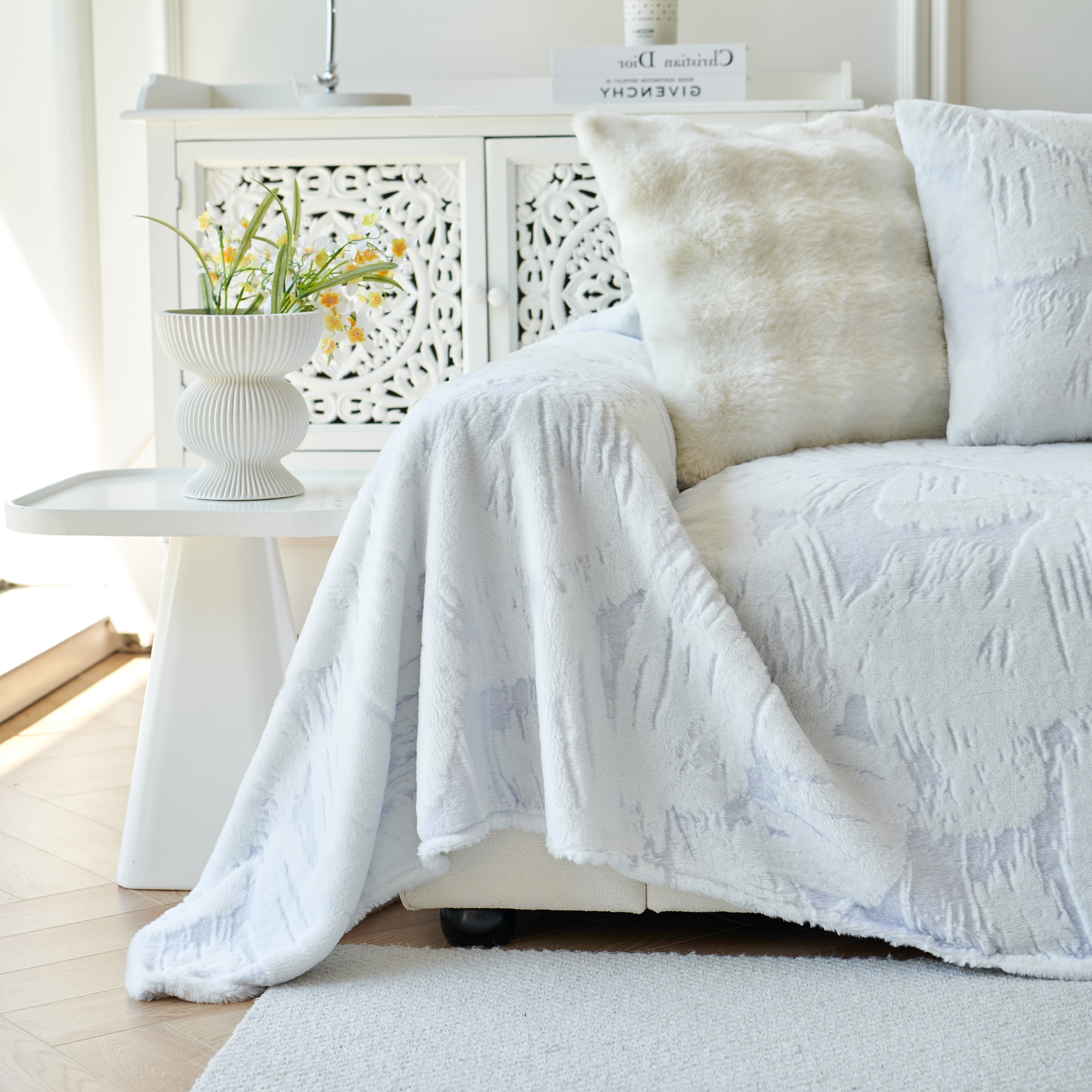 Plush Faux Fur Warm Sofa Cover With Waves Jacquard Textured Throw Blankets For Couch