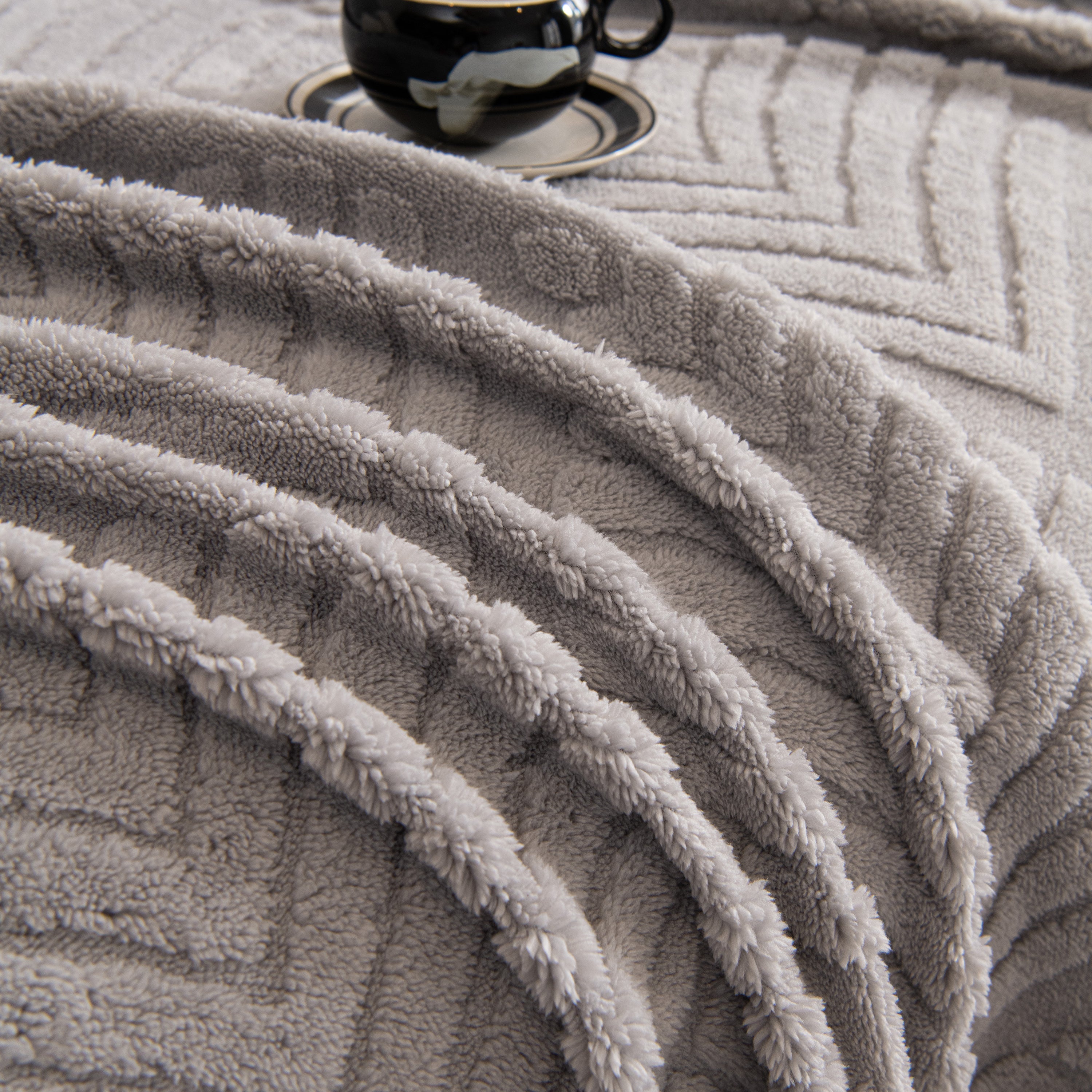 Winter Soft Plush Fleece Sofa Blanket Leaves Jacquard Couch Covers For Couches