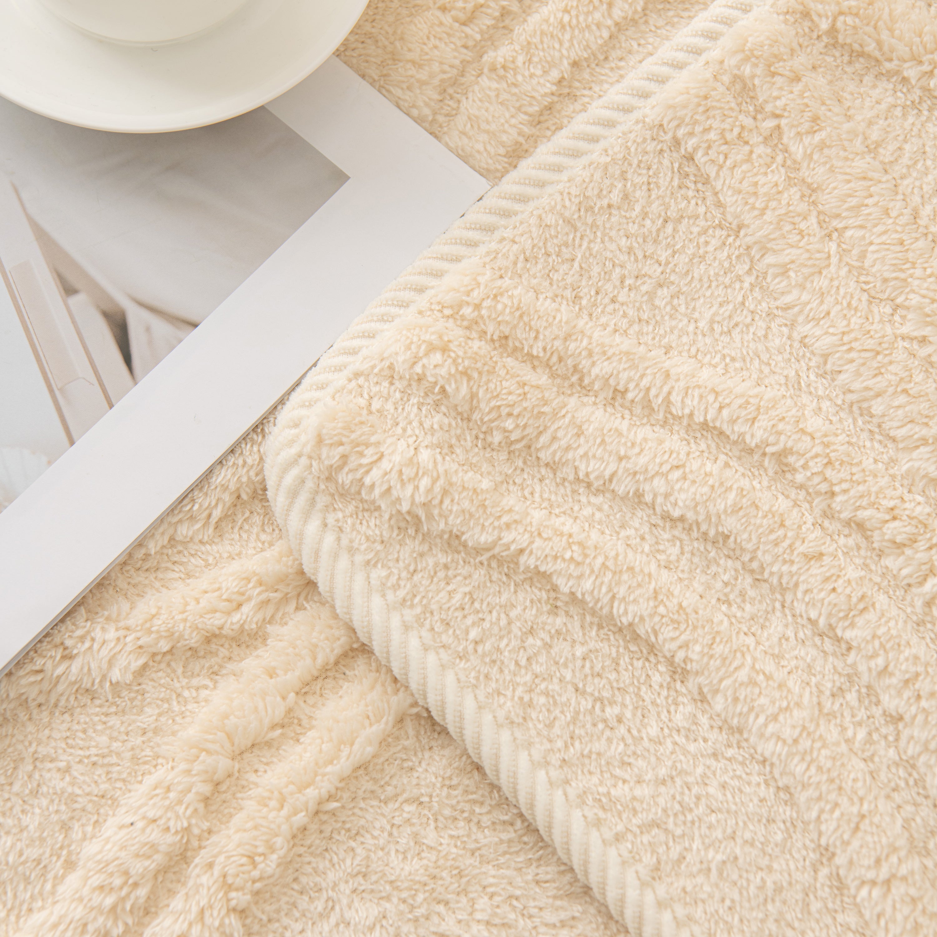 Winter Thickened Non-slip Blanket, Three-dimensional Embossed Cotton Velvet Sofa Cover