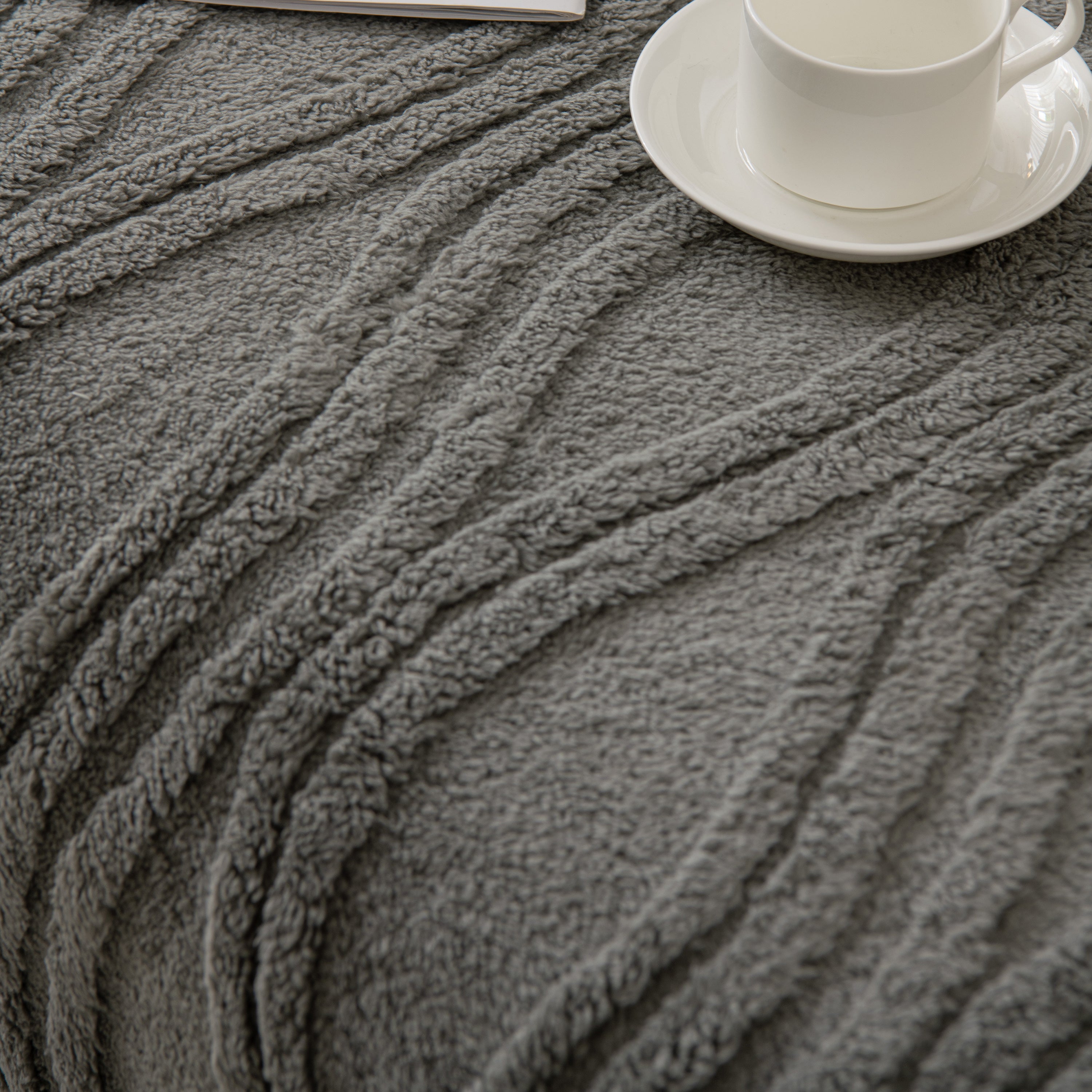Winter Thickened Non-slip Blanket, Three-dimensional Embossed Cotton Velvet Sofa Cover