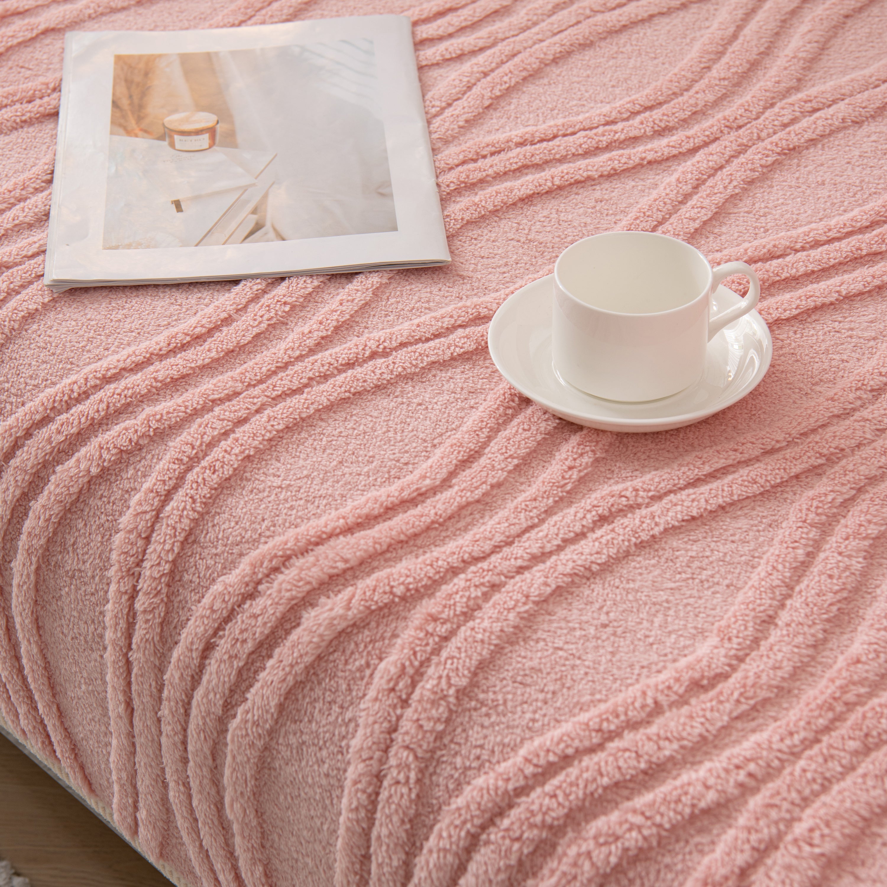 Winter Thickened Non-slip Blanket, Three-dimensional Embossed Cotton Velvet Sofa Cover