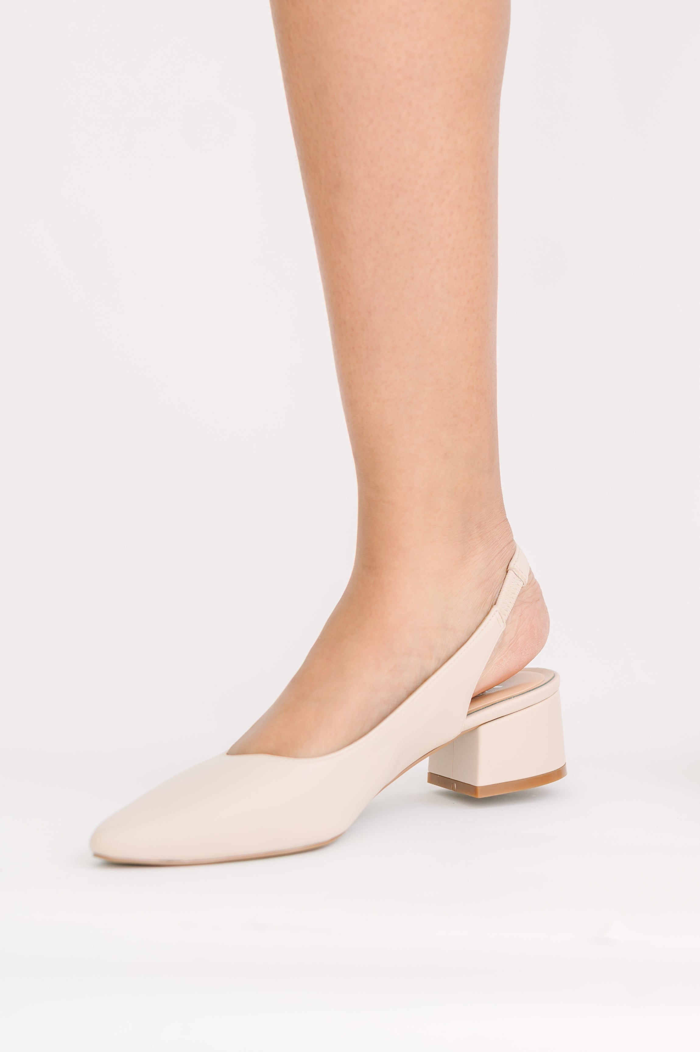 Evie Slingback Cream | Extended Sizing Only