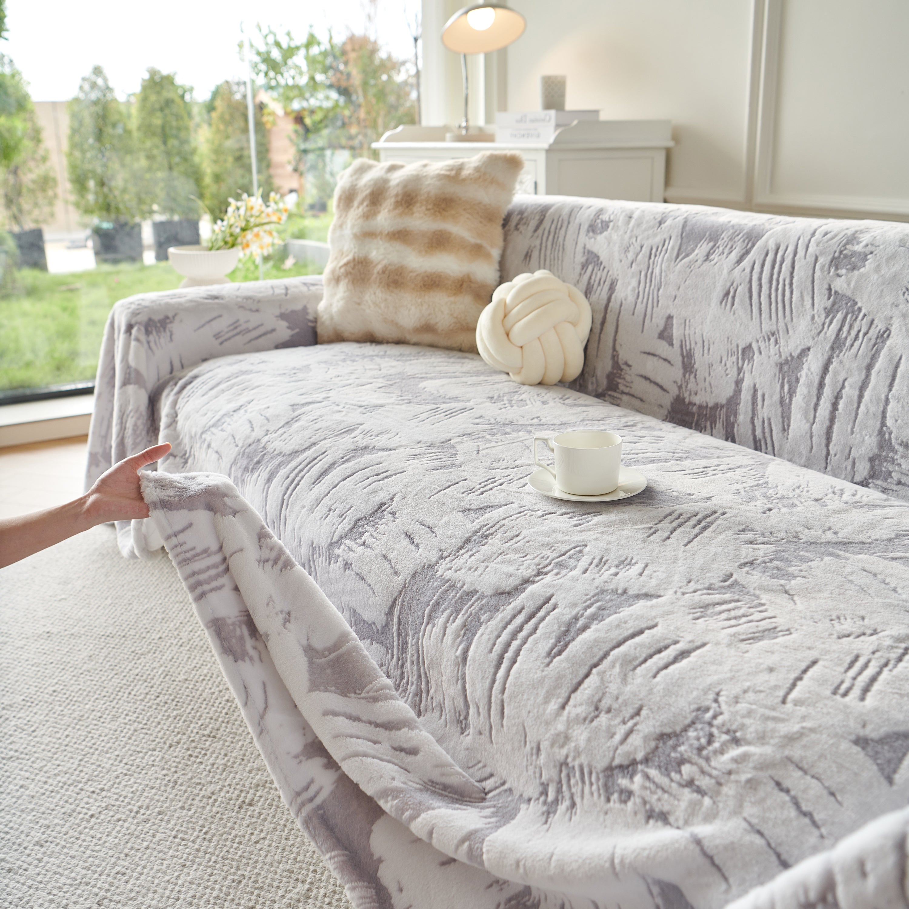 Plush Faux Fur Warm Sofa Cover With Waves Jacquard Textured Throw Blankets For Couch