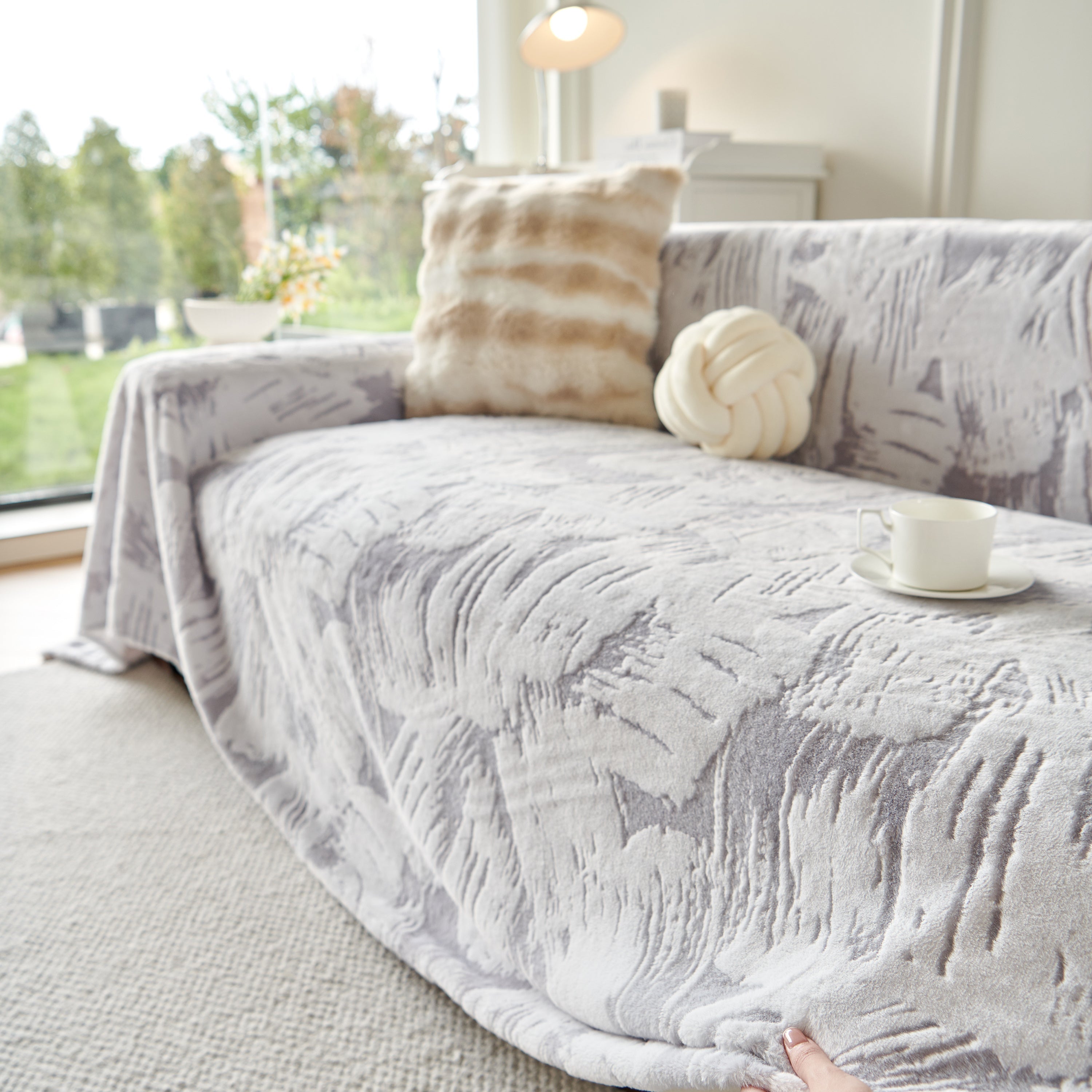 Plush Faux Fur Warm Sofa Cover With Waves Jacquard Textured Throw Blankets For Couch