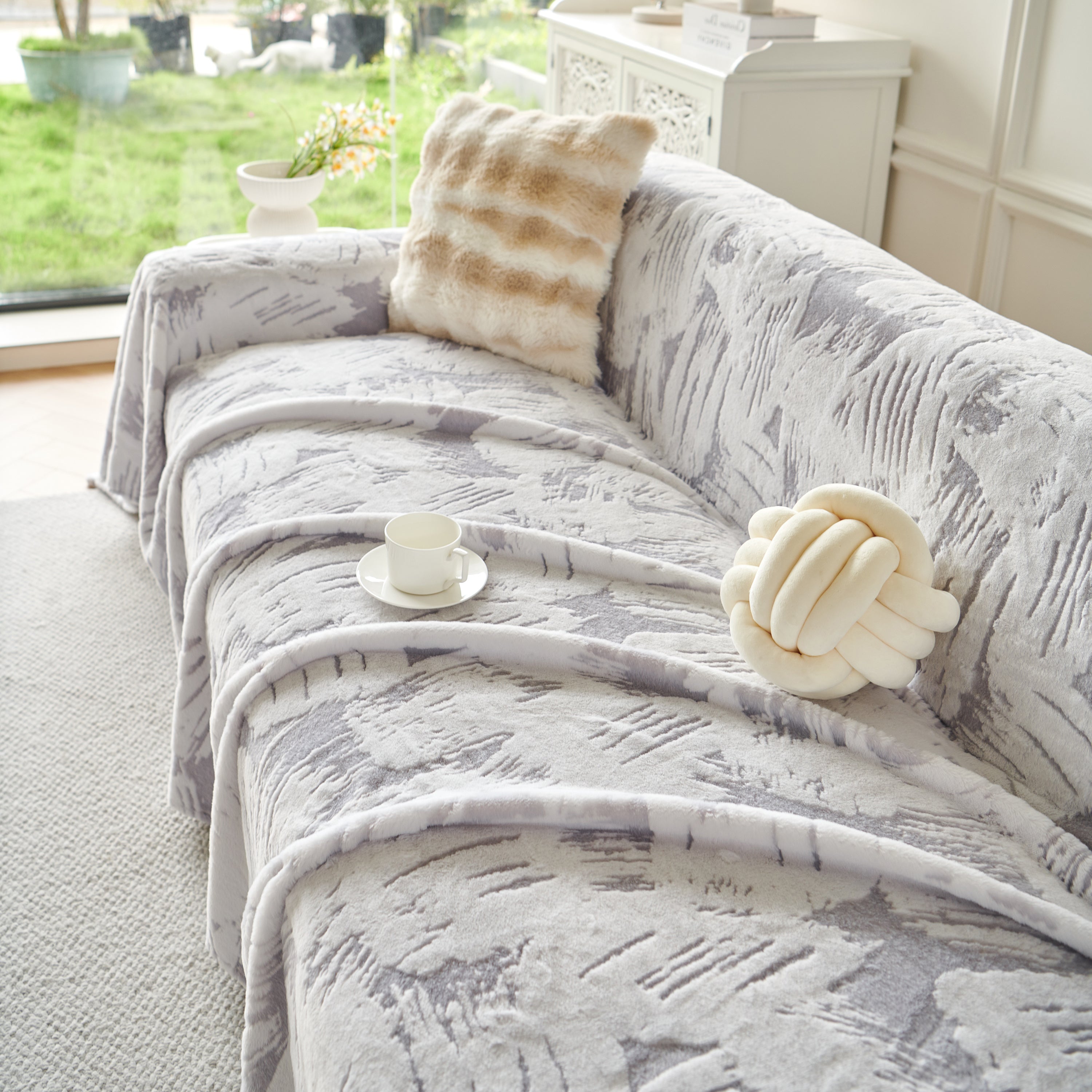 Plush Faux Fur Warm Sofa Cover With Waves Jacquard Textured Throw Blankets For Couch