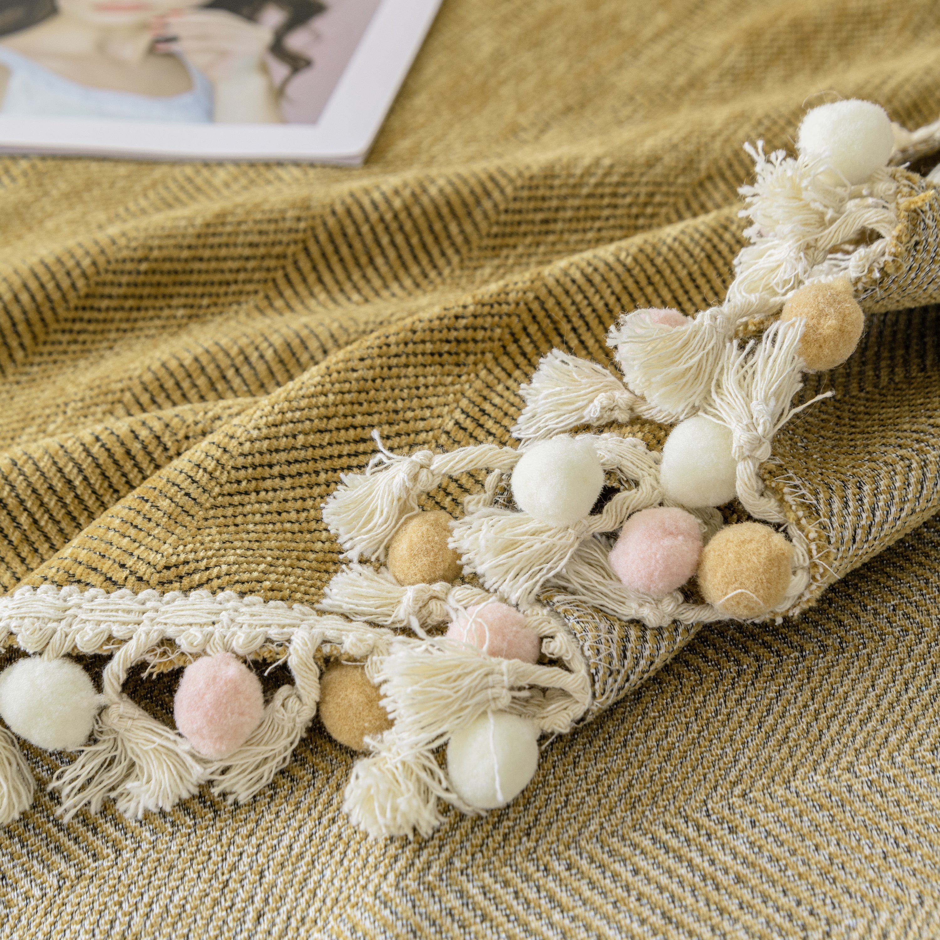 Couch Cover Sectional L Shape Chenille Herringbone Couch Throw Cover With Tassel Pom-poms For Pets