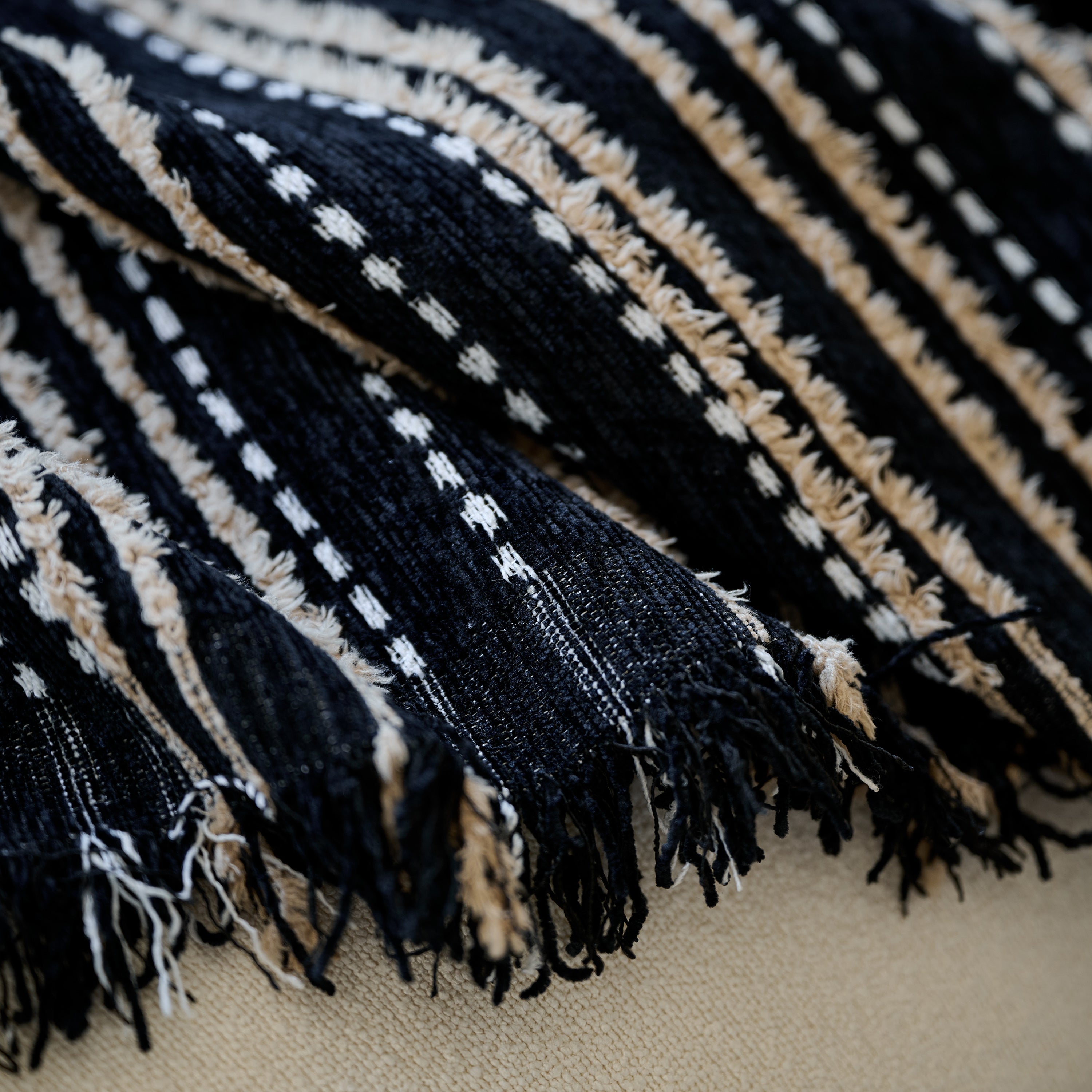 Vintage-inspired Striped Blankets For Couch Covers Luxury Couch Throw Cover With Timeless Elegance