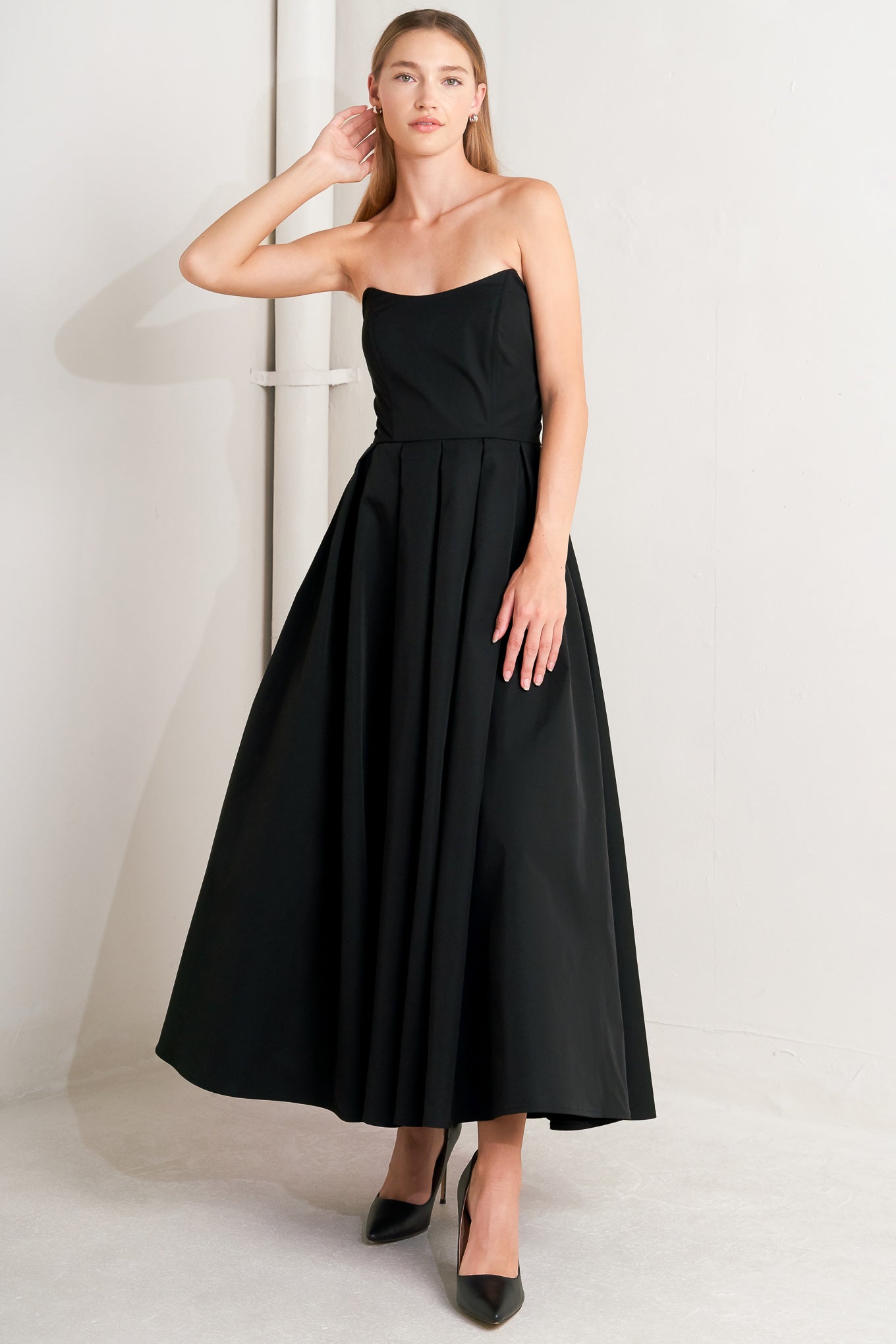Gala Noir Woven Midi Dress
