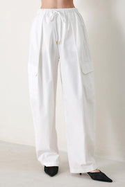 Crisp Essential Woven Balloon Pants