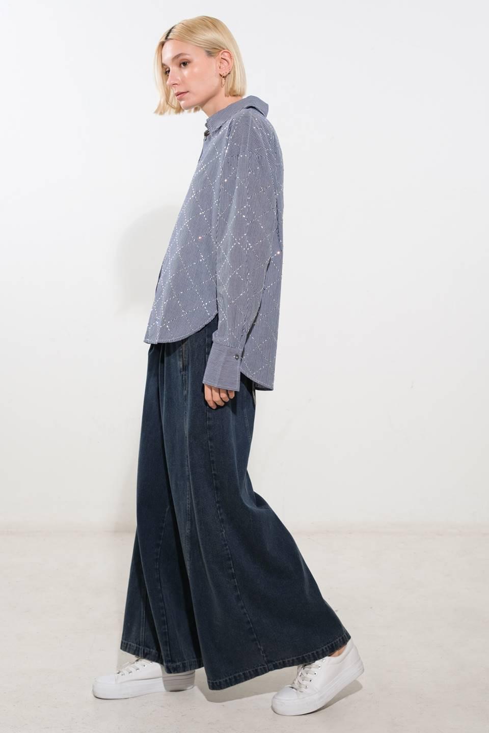 Graceful Appearance Woven Top