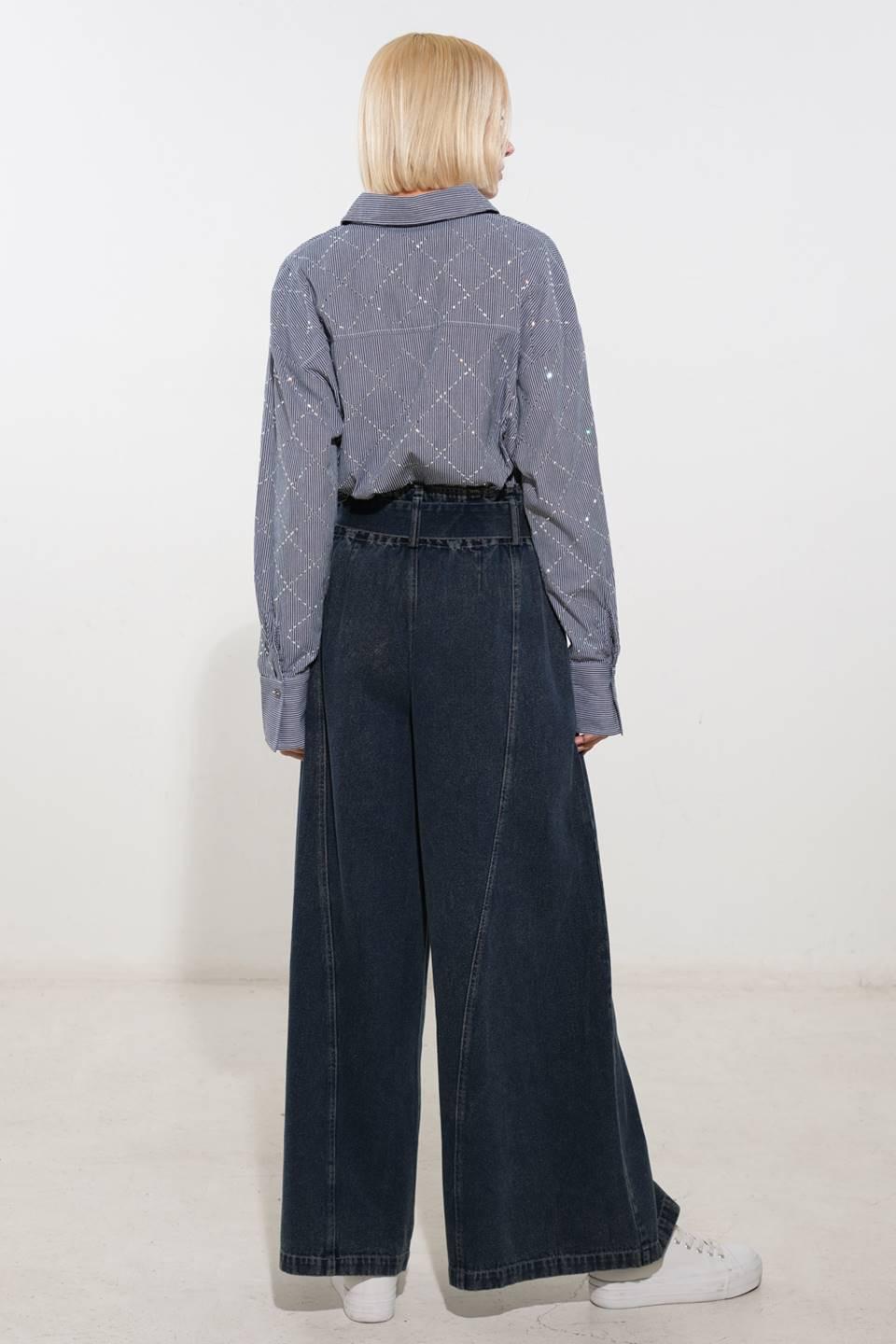 Graceful Appearance Woven Top