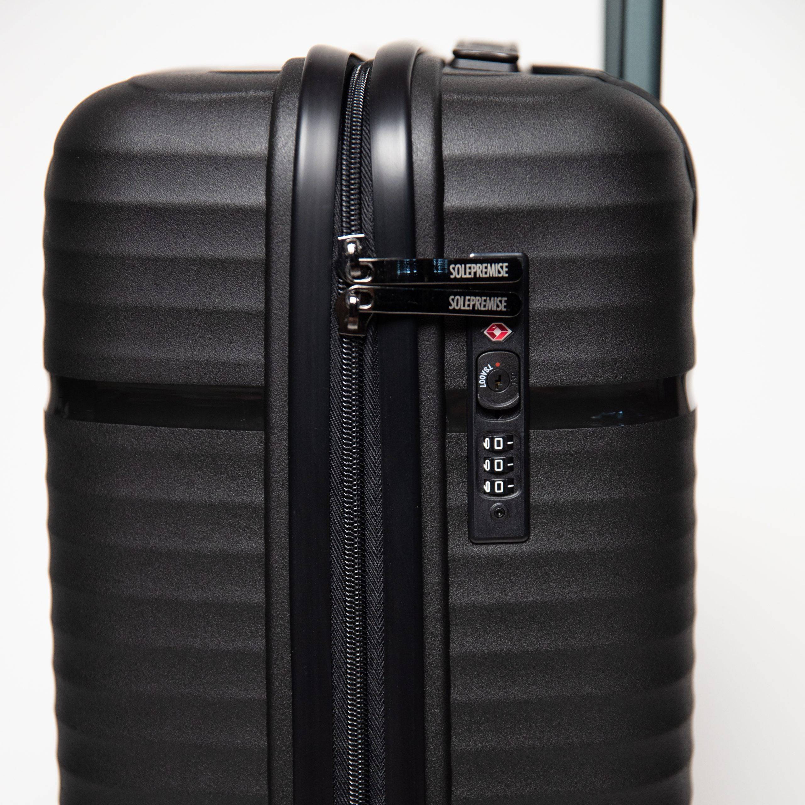 20-inch Black Carry-on Hardcase Roller Luggage