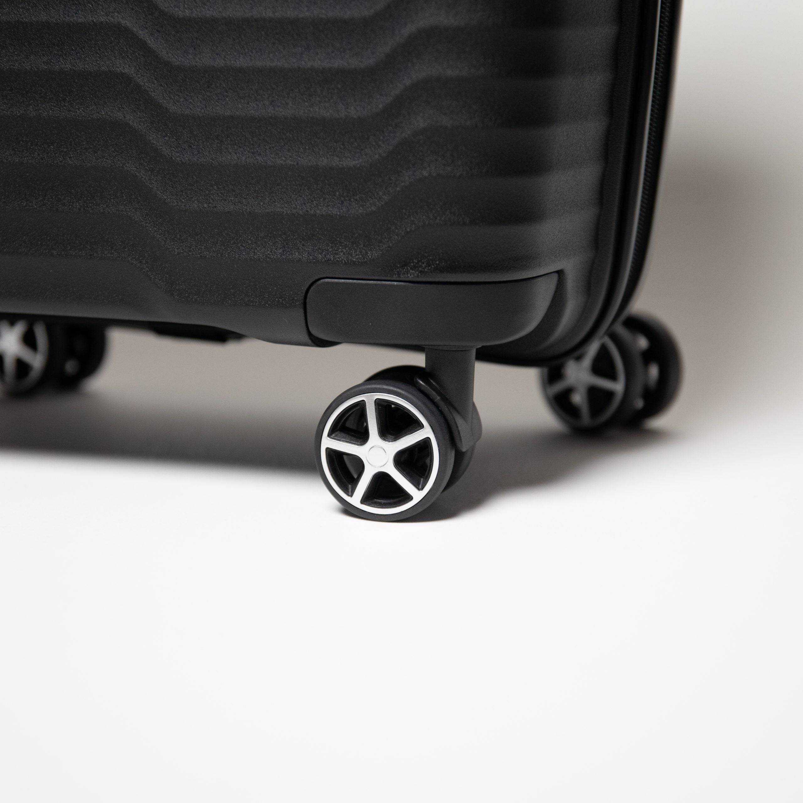20-inch Black Carry-on Hardcase Roller Luggage
