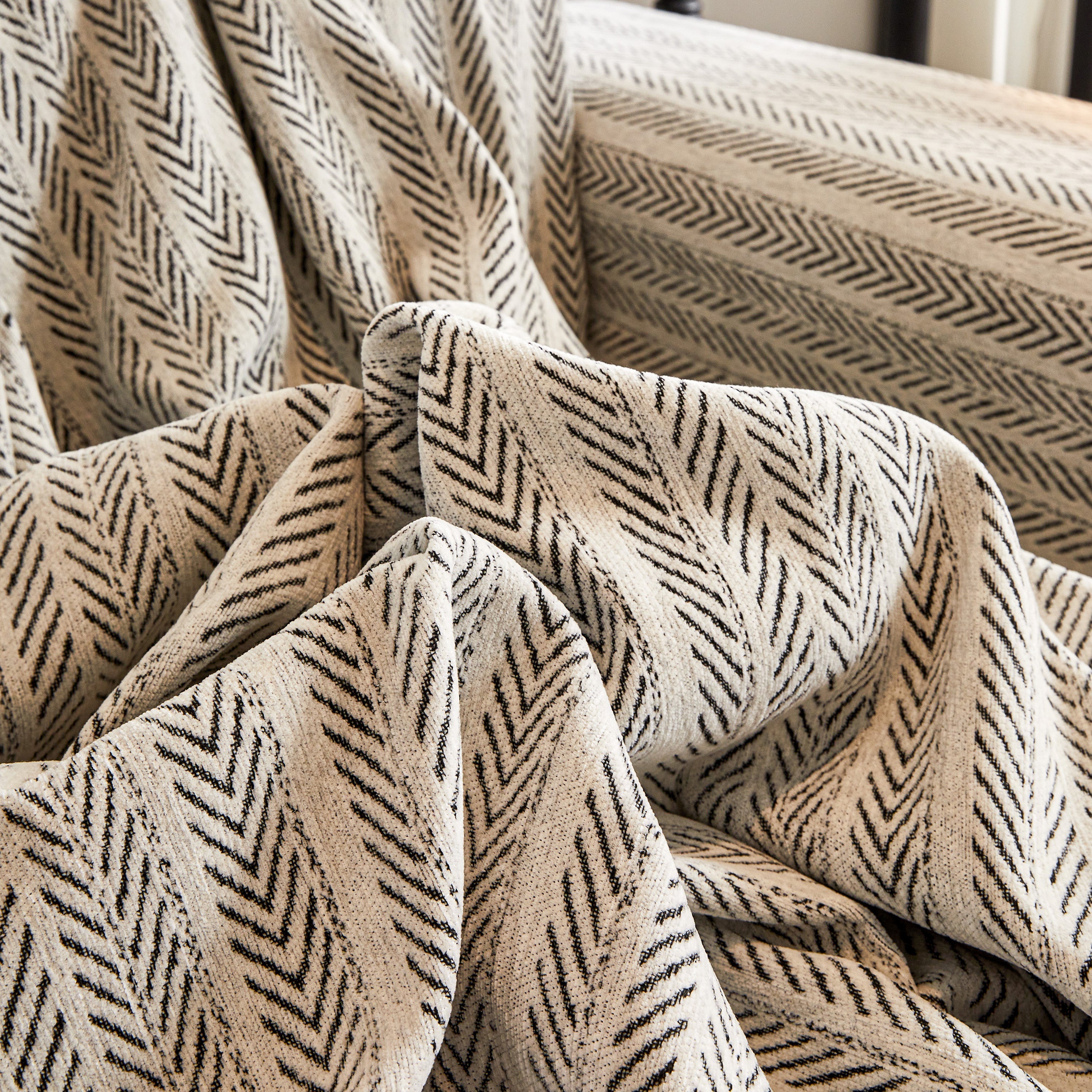 Herringbone Chenille Couch Cover Blanket Soft Durable Throw Sofa Protector With Tassel