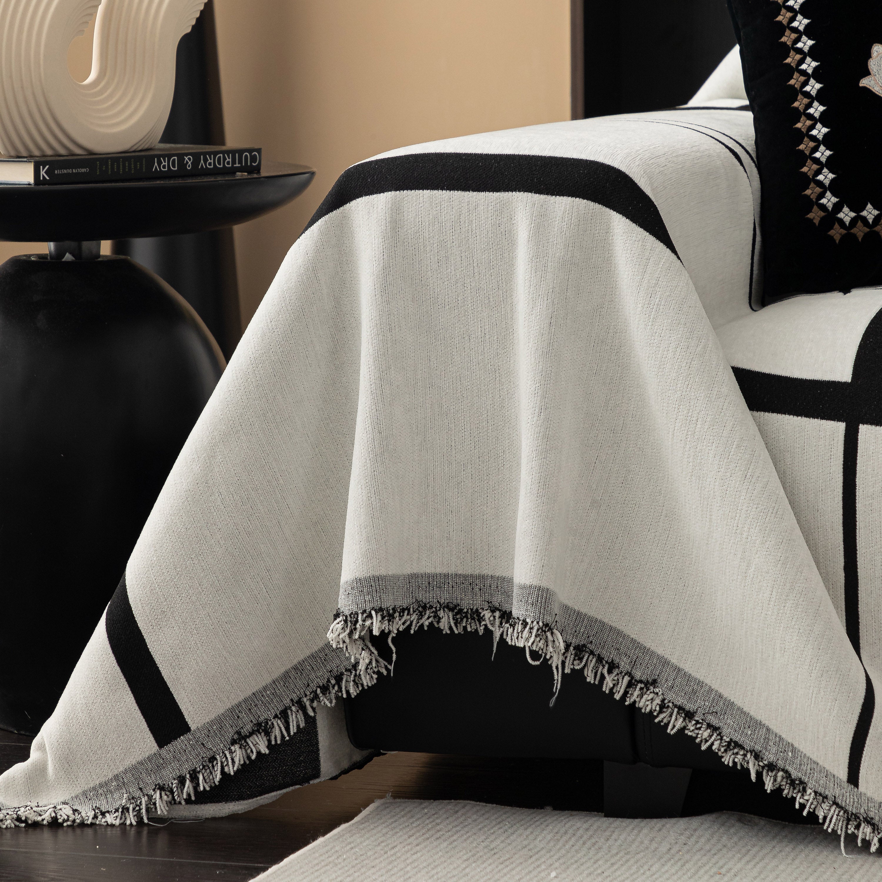 Modern Plaid Heavy Duty Sofa Throw Blanket, Boho Farmhouse Couch Cover With Tassel