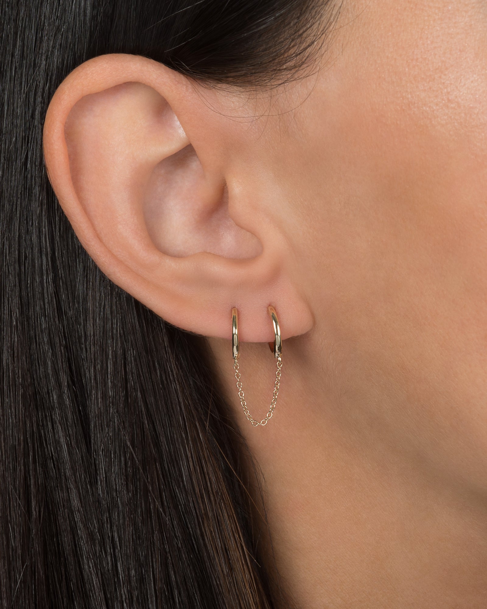 Zoe Lev Small Chain Huggie Earrings