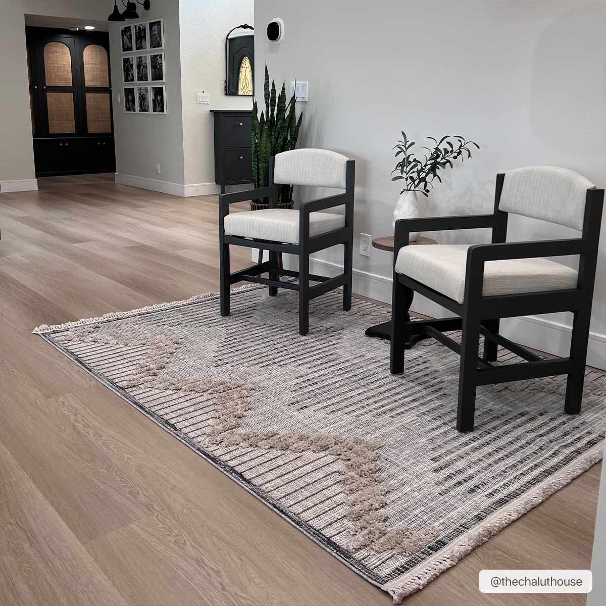 Maulawin High-low Rustic Rug