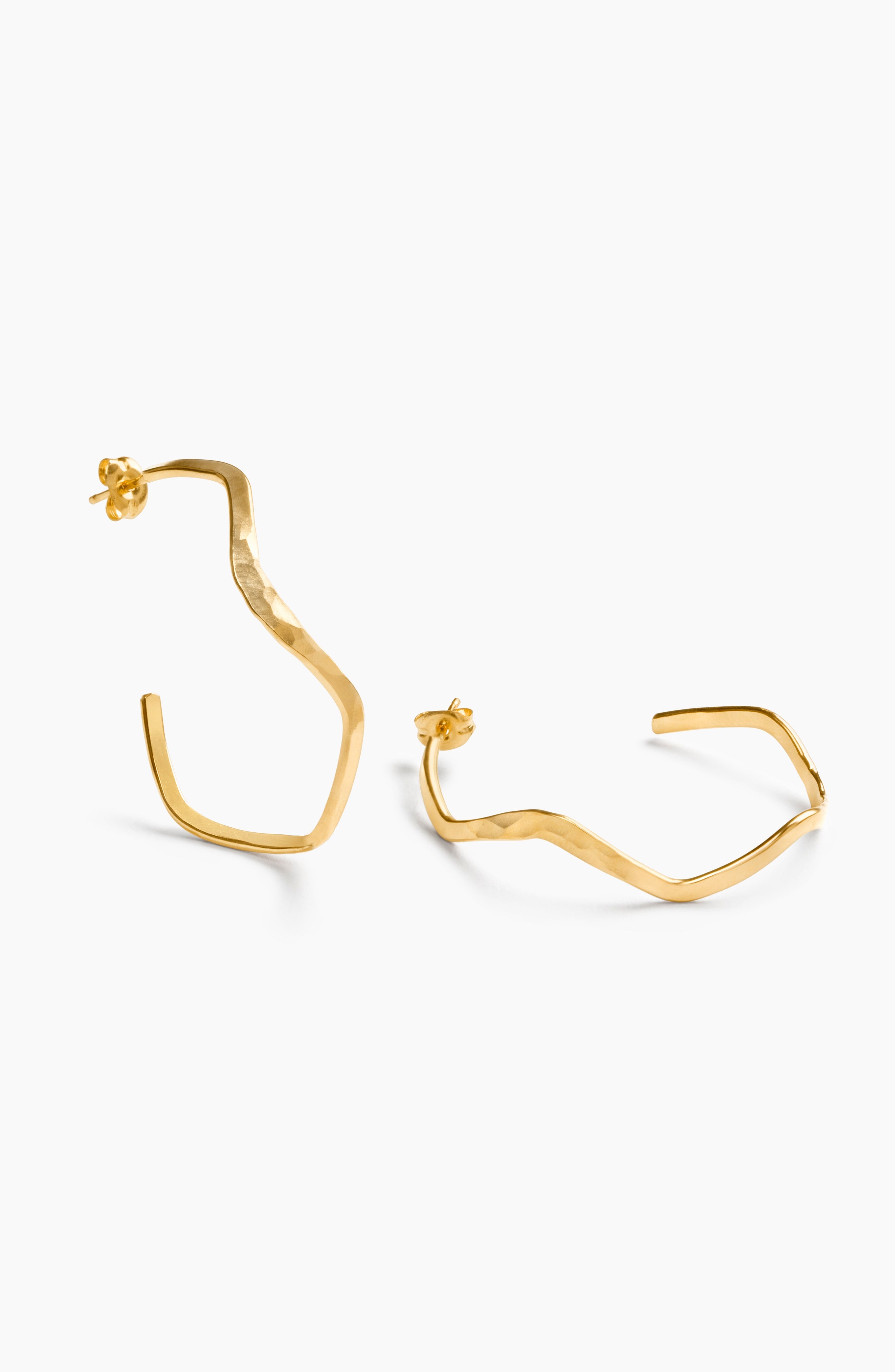 Olivia Wavy Hoops