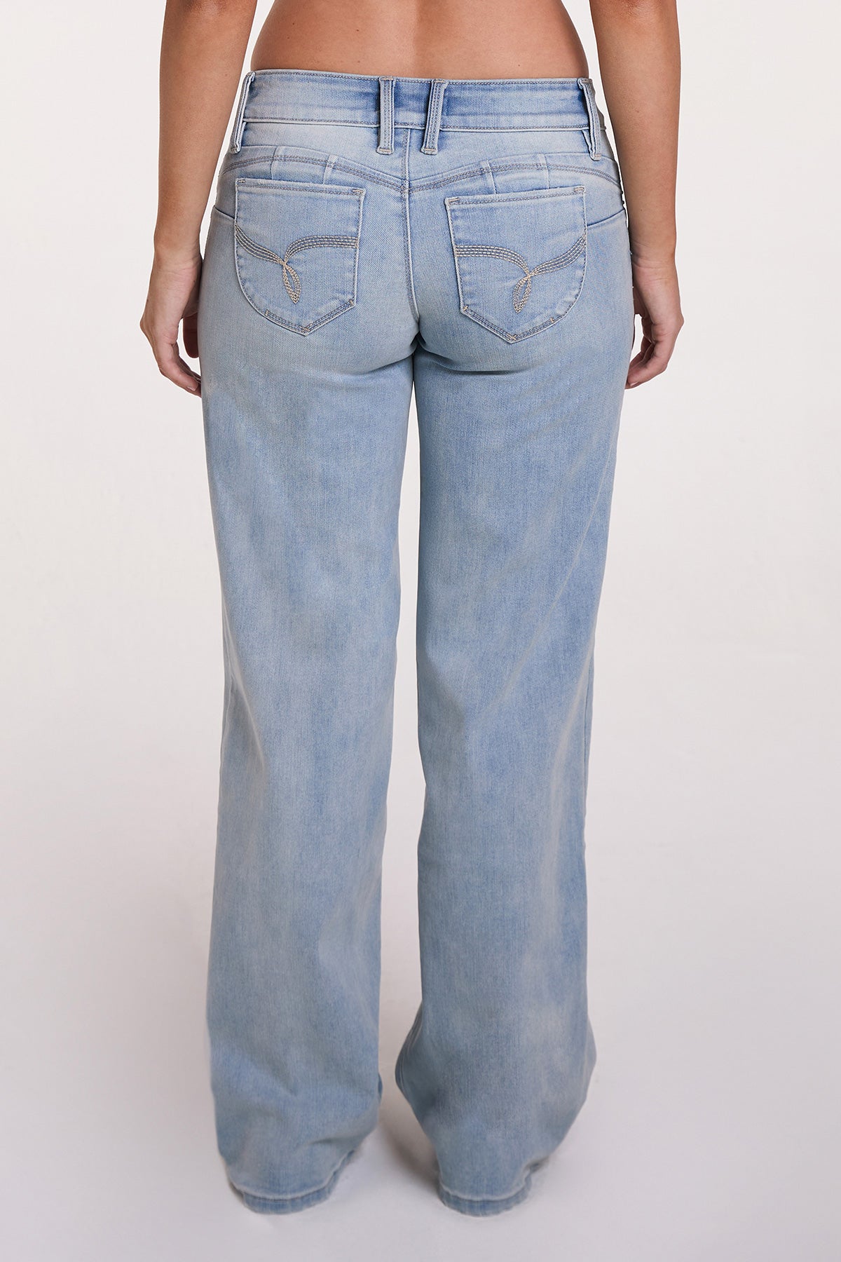 Women's Luxe Low Rise Wannabettabutt Wide Leg Jeans