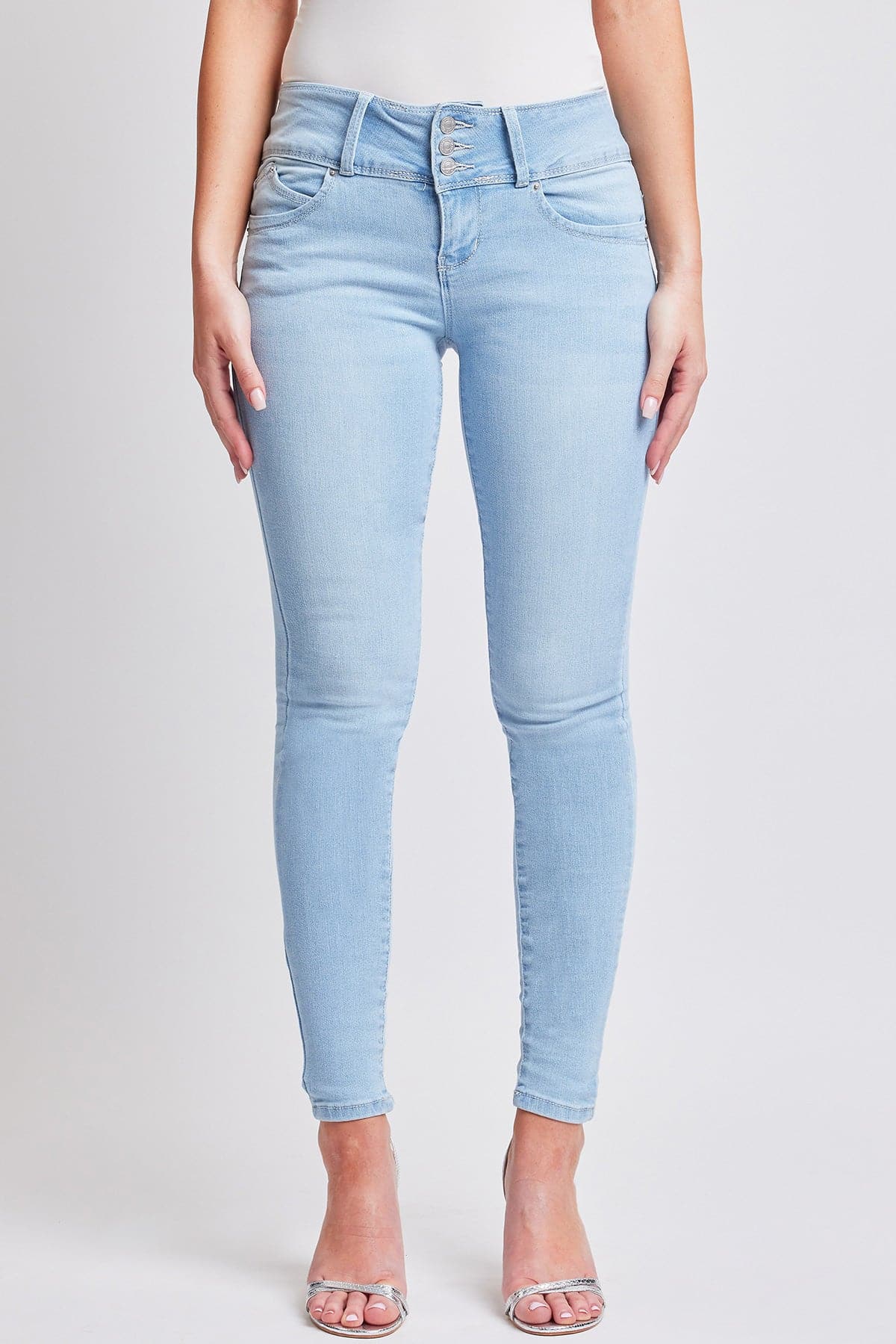 Women's Wannabettabutt 3 Button Skinny Jeans