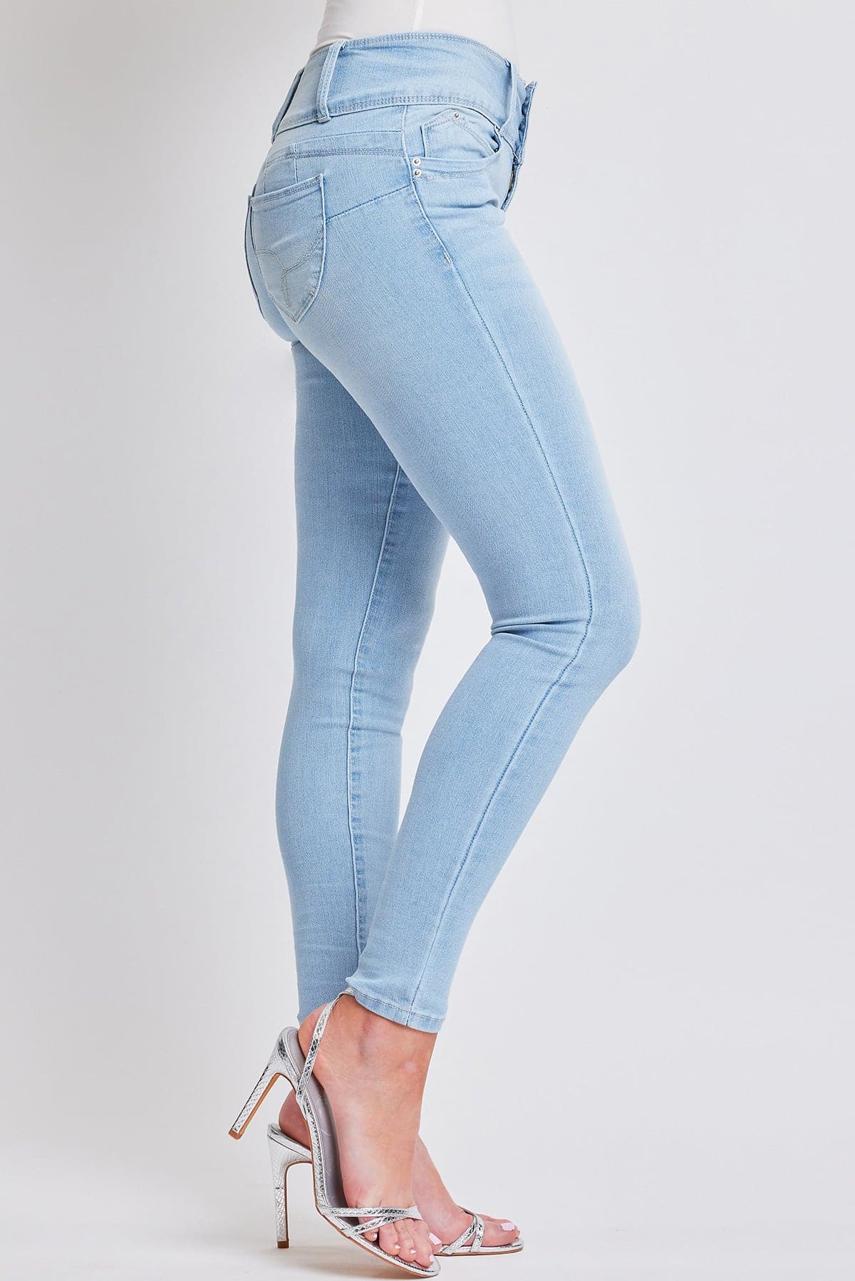 Women's Wannabettabutt 3 Button Skinny Jeans
