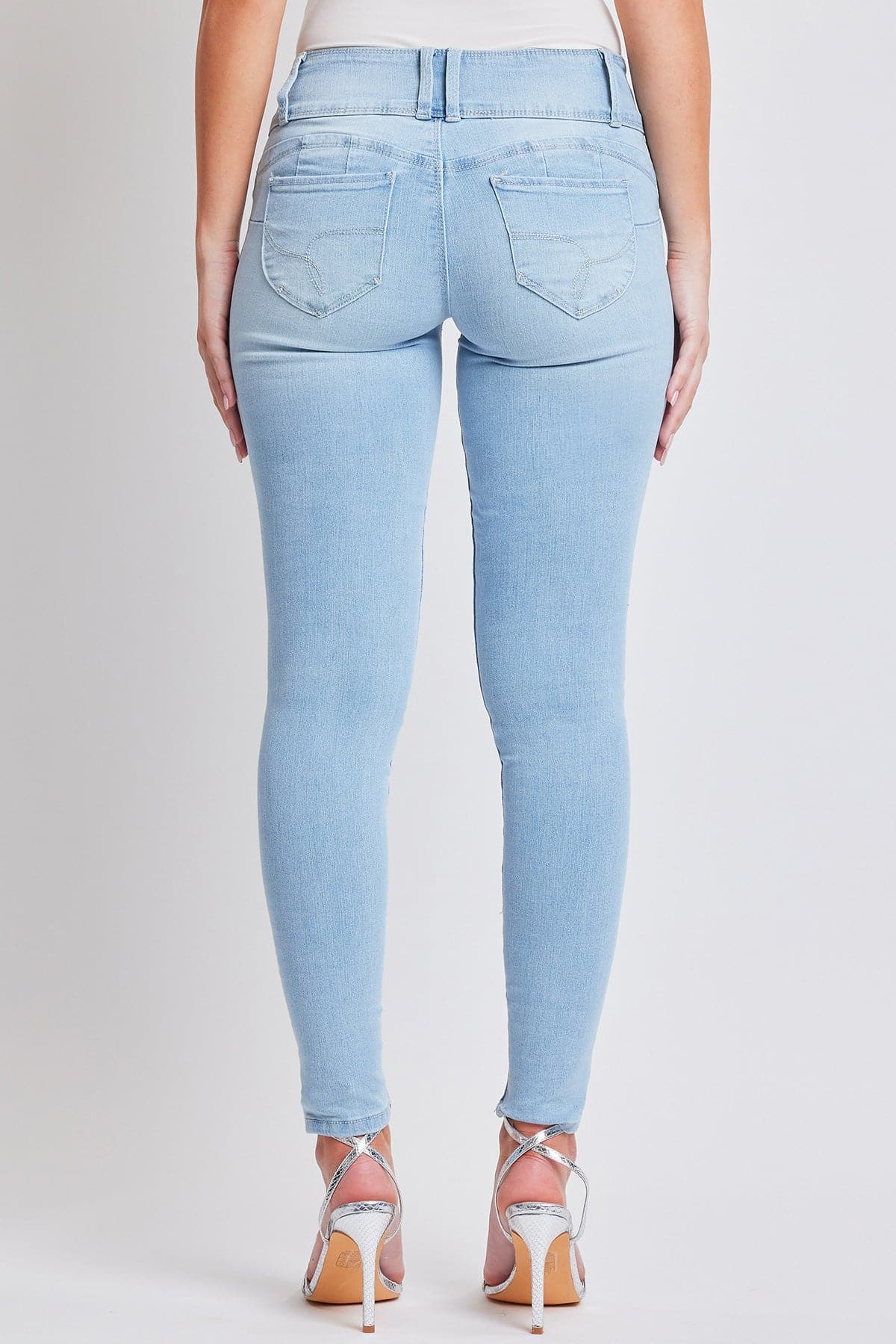Women's Wannabettabutt 3 Button Skinny Jeans