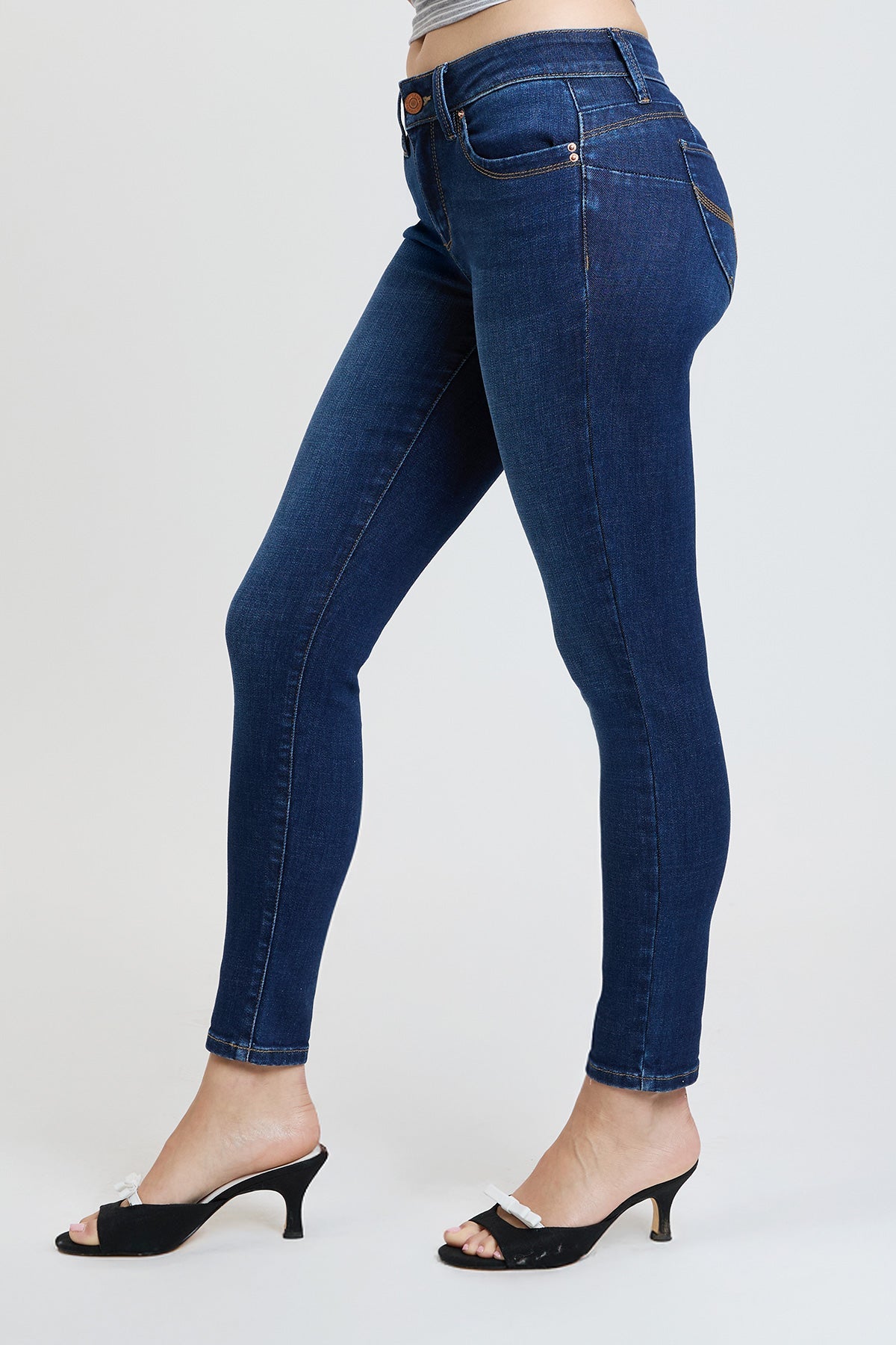 Women's Luxe Mid Rise Wannabettabutt Skinny Jeans