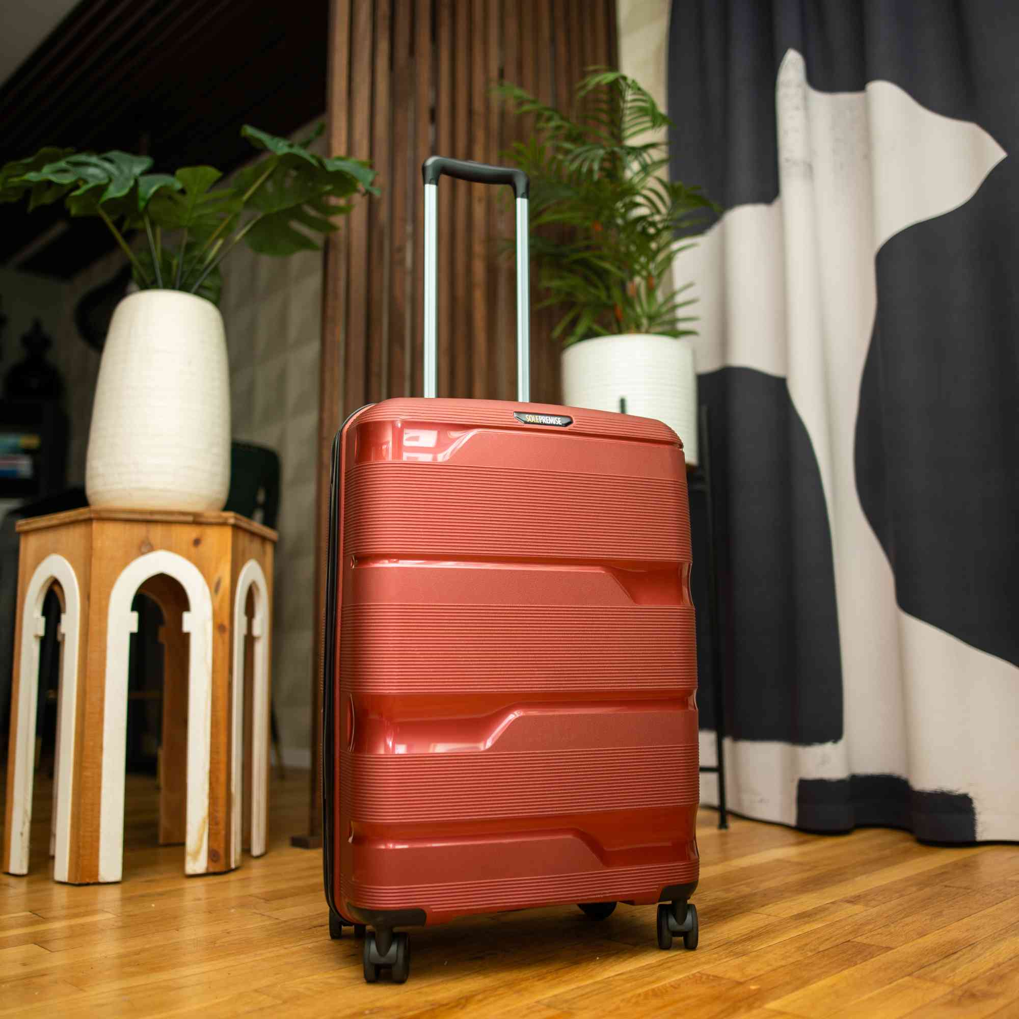 20-inch Red Carry-on Hardcase Roller Luggage