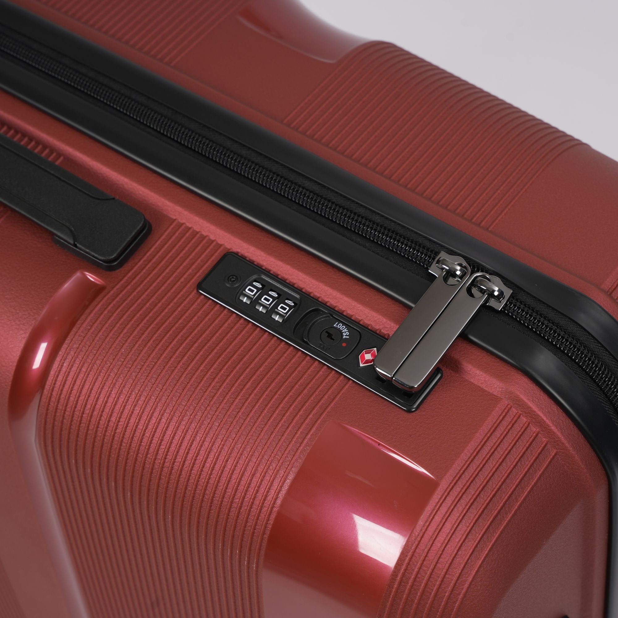 Red Hardcase Roller Luggage Set (28', 24' And 20')