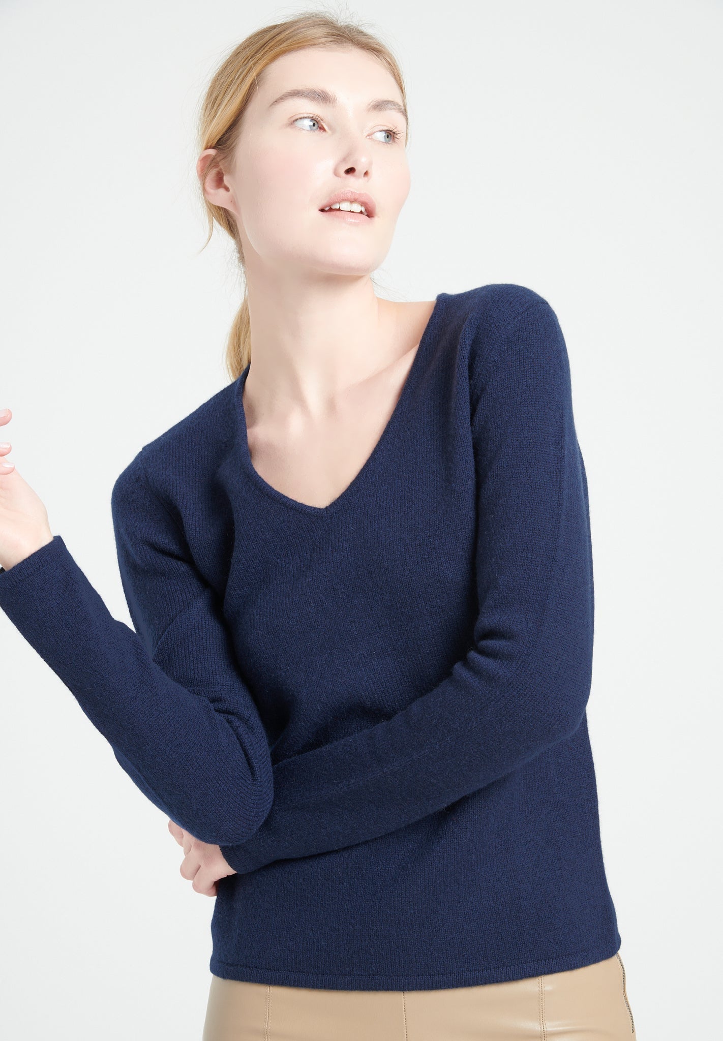 Pure Cashmere Roundneck Sweater (Lilly 25) – Stein Mart