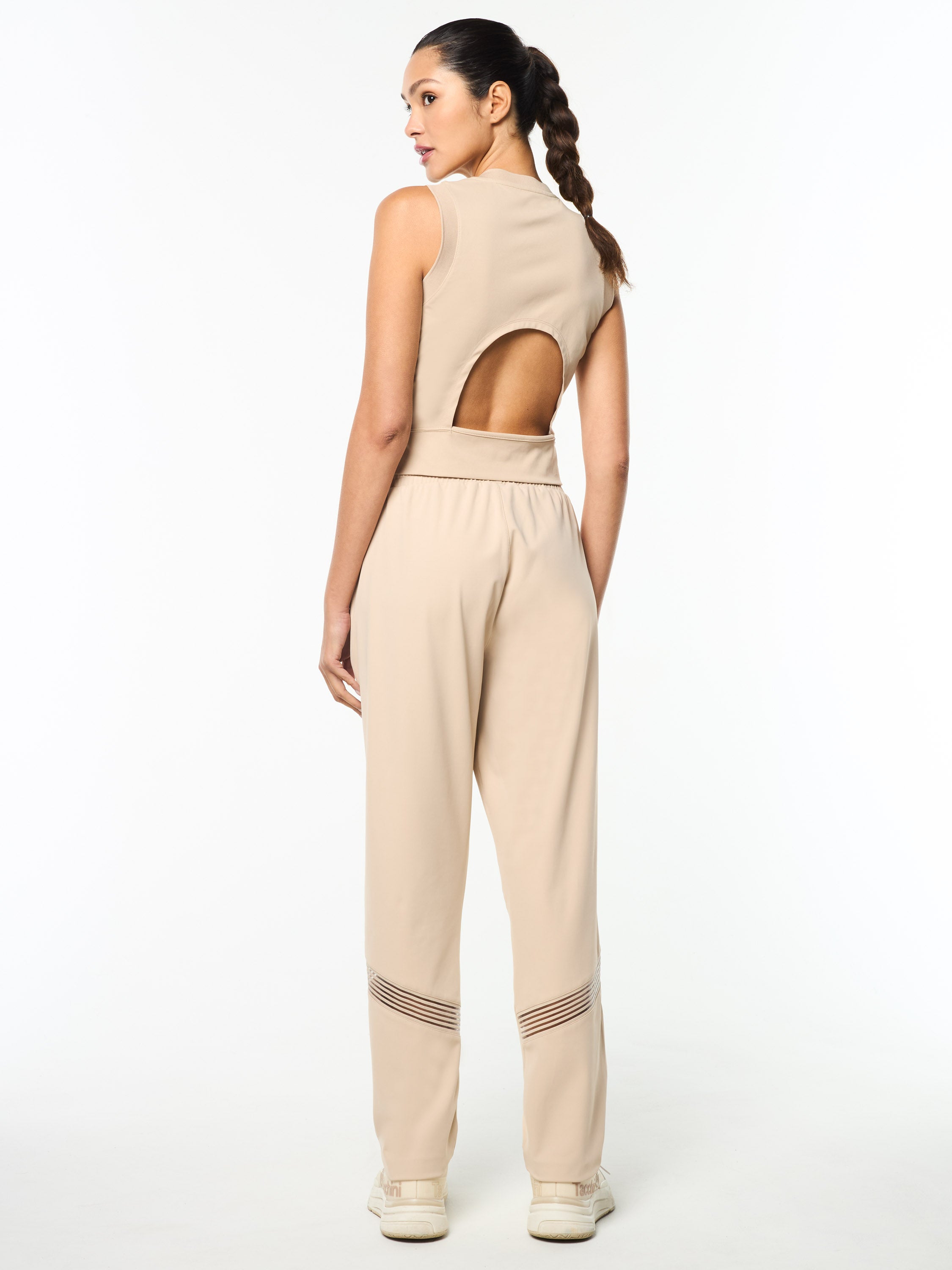 Noemi Pant- Humus