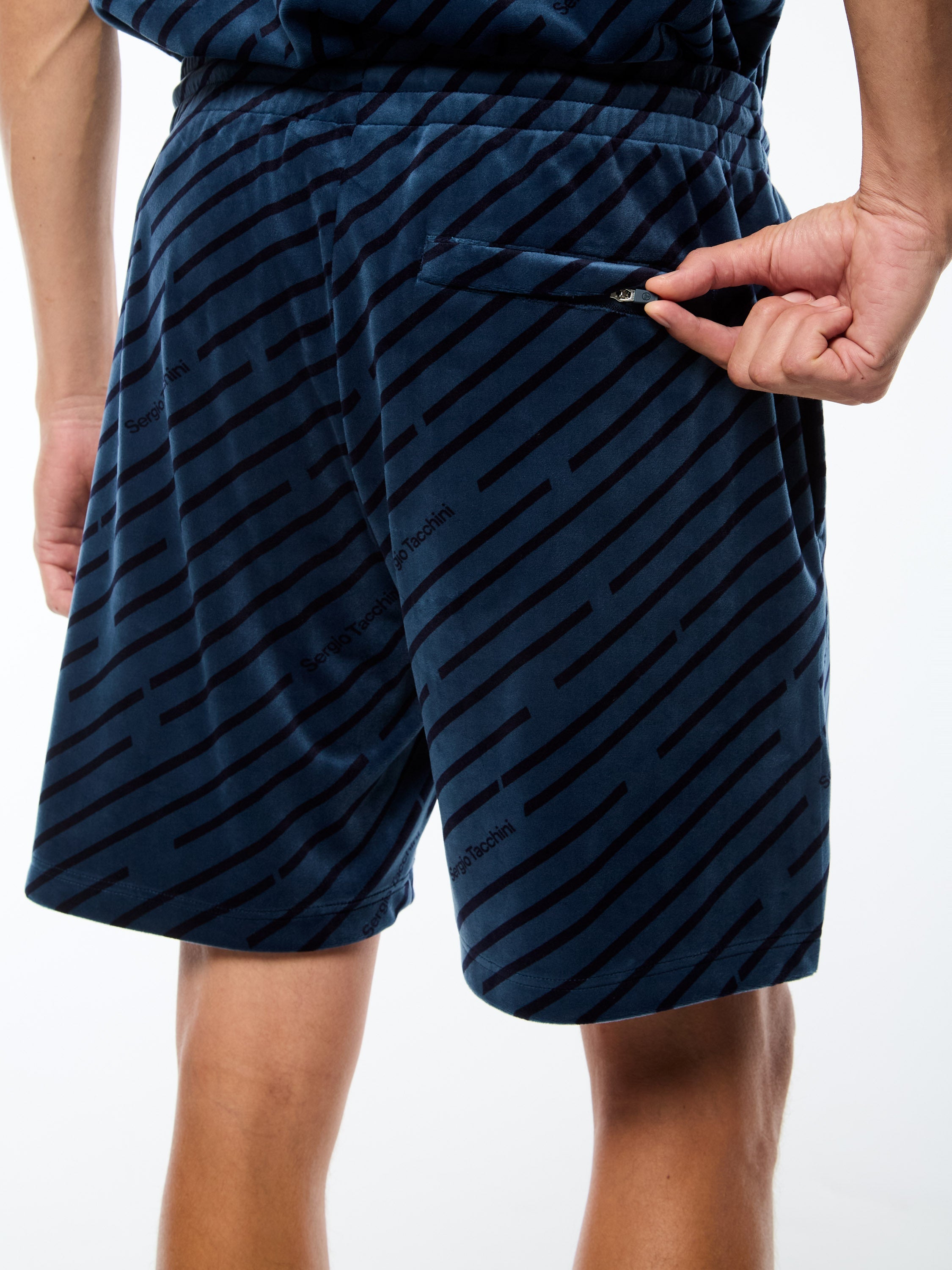 Obliquo Velour Short in Key Largo