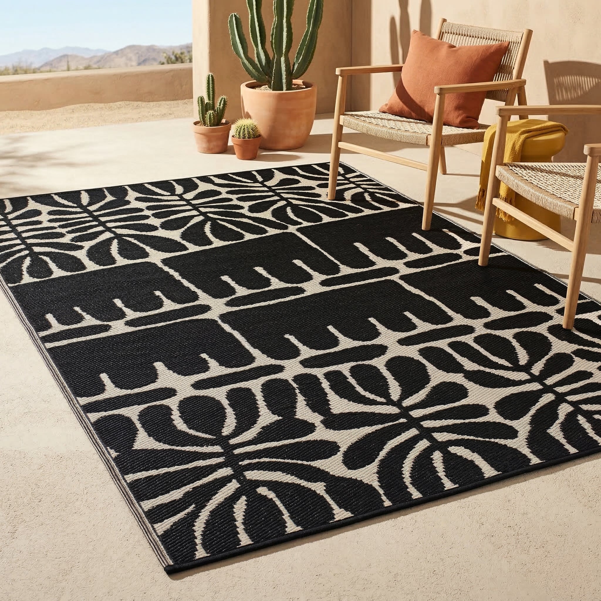 Serowe - Black & White Outdoor Rug For Patio