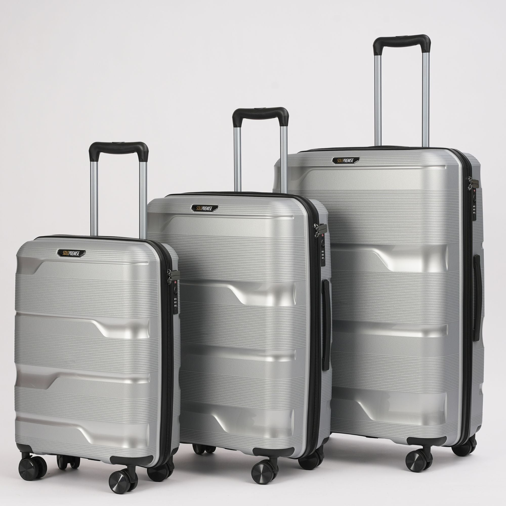 Silver Hardcase Roller Luggage Set (28', 24' And 20')