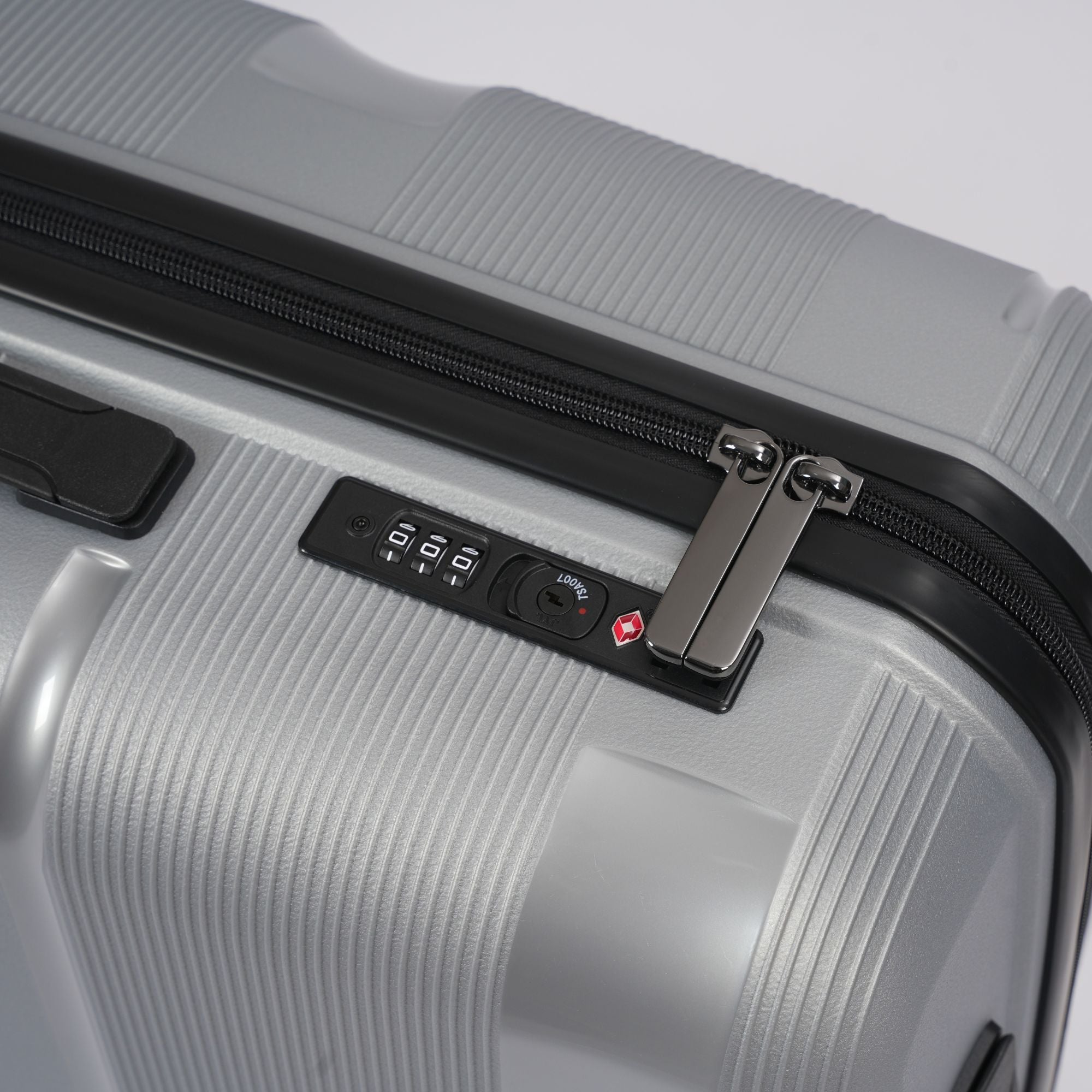 Silver Hardcase Roller Luggage Set (28', 24' And 20')