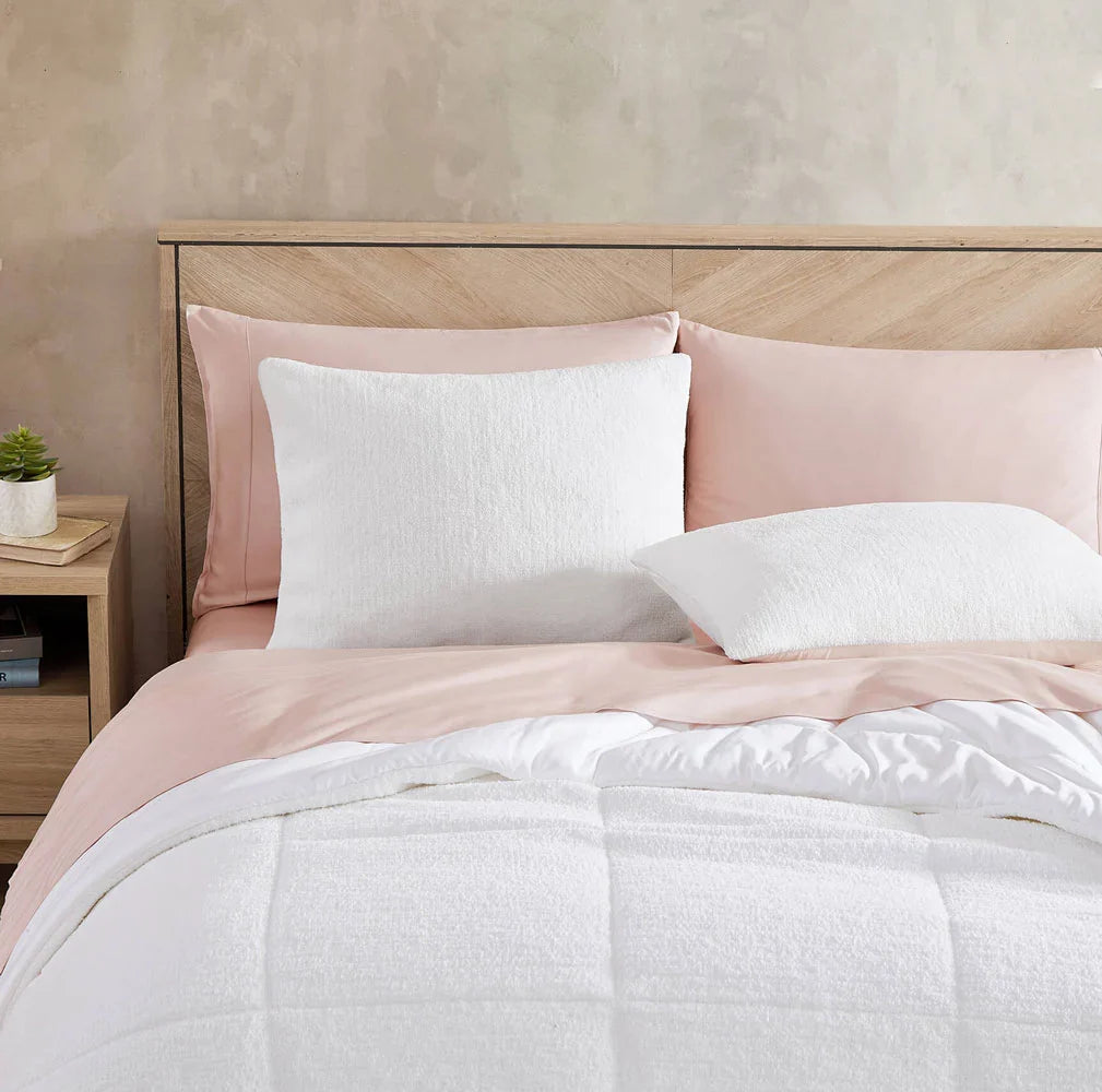 Snug + Lumiére Sham Set