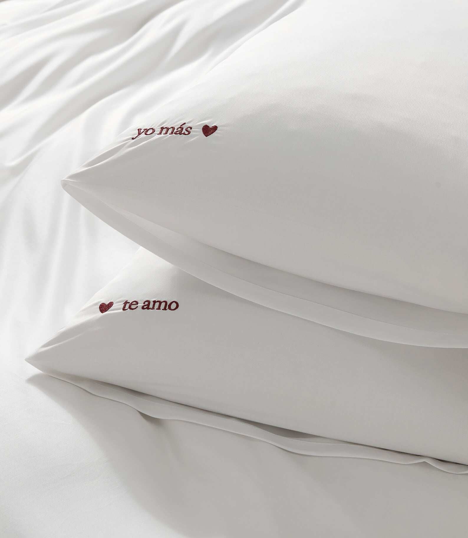 Te Amo Lumière Pillowcase Set