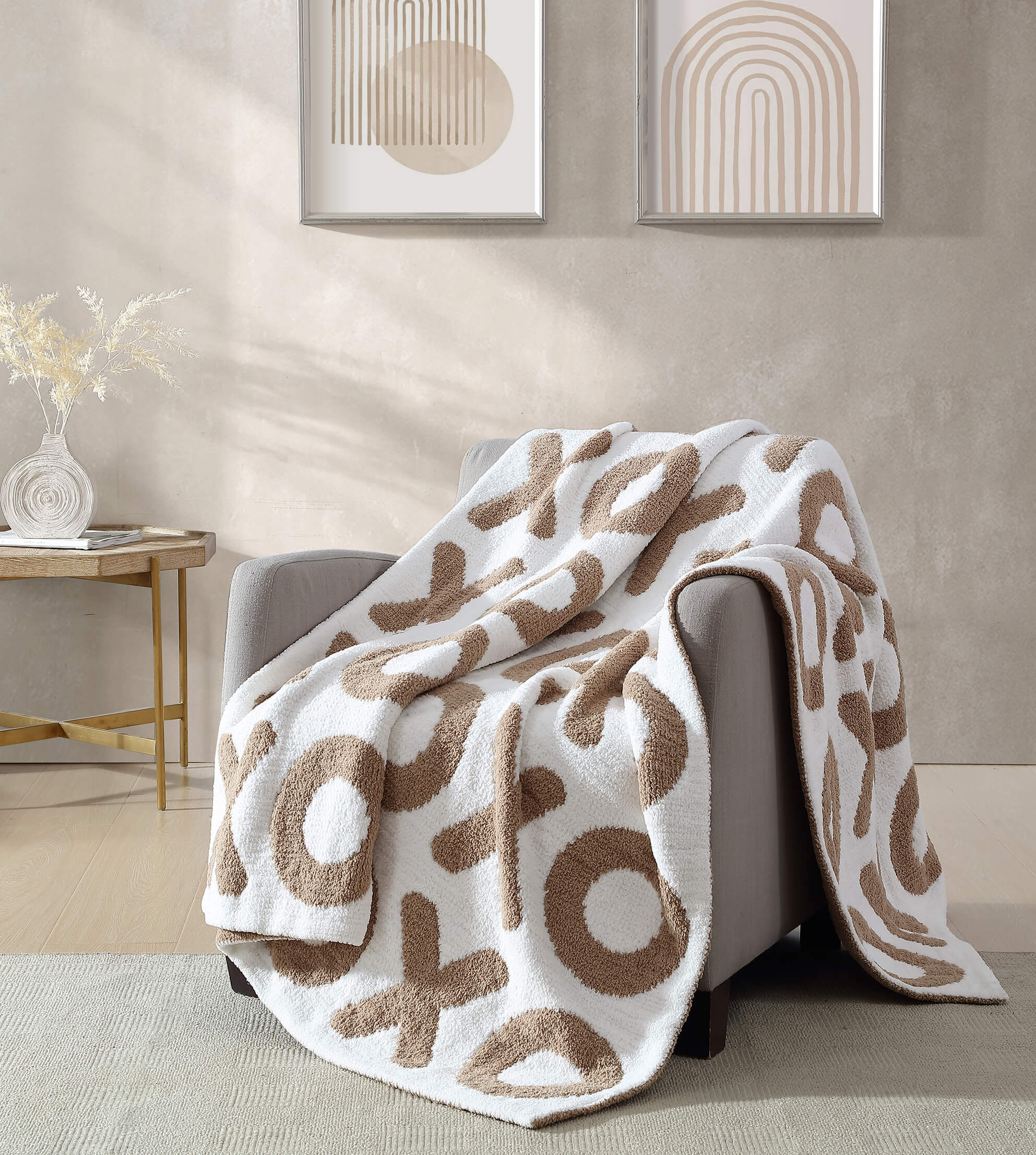 Xoxo Throw