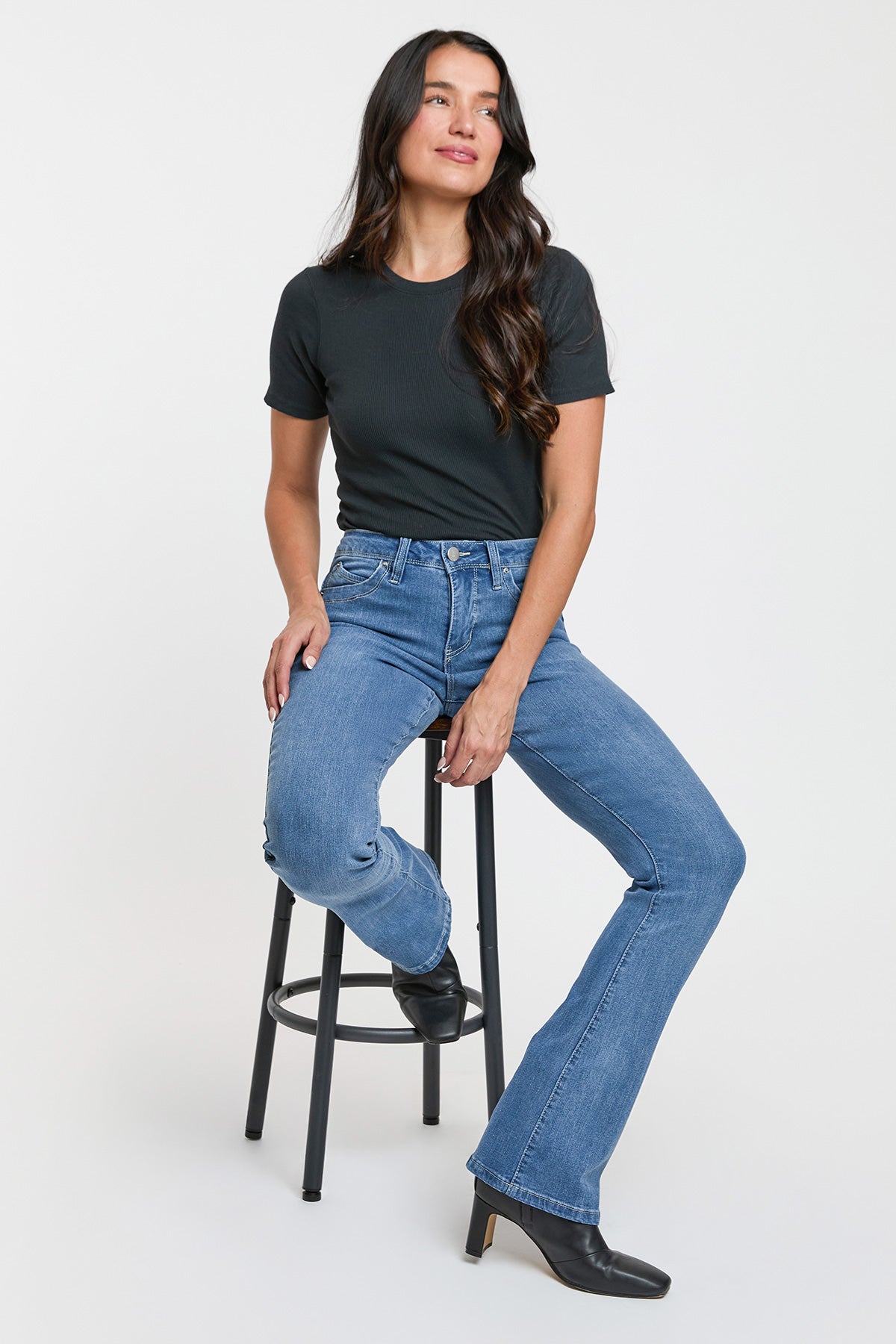 Women's High Rise Curve Confidence Wannabettabutt Bootcut Jeans