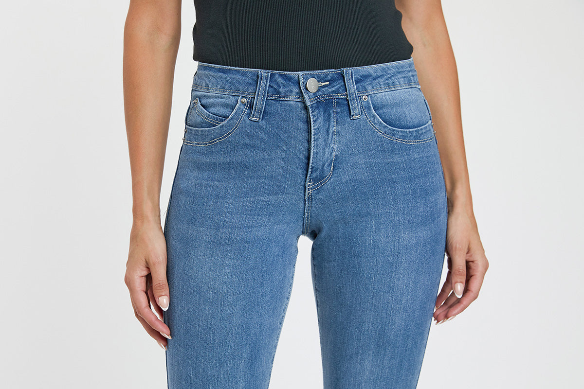 Women's High Rise Curve Confidence Wannabettabutt Bootcut Jeans