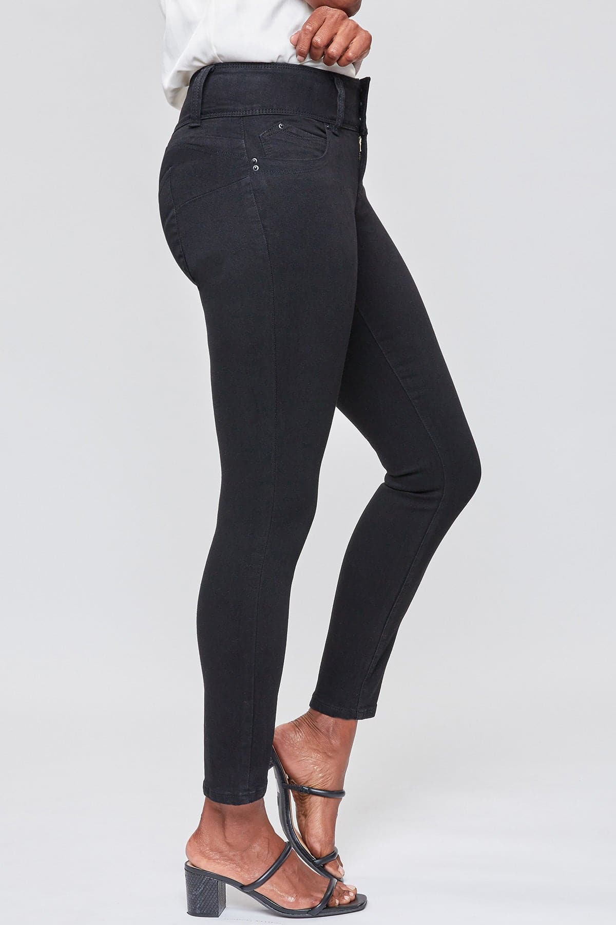 Women's WannaBettaButt Skinny Jeans