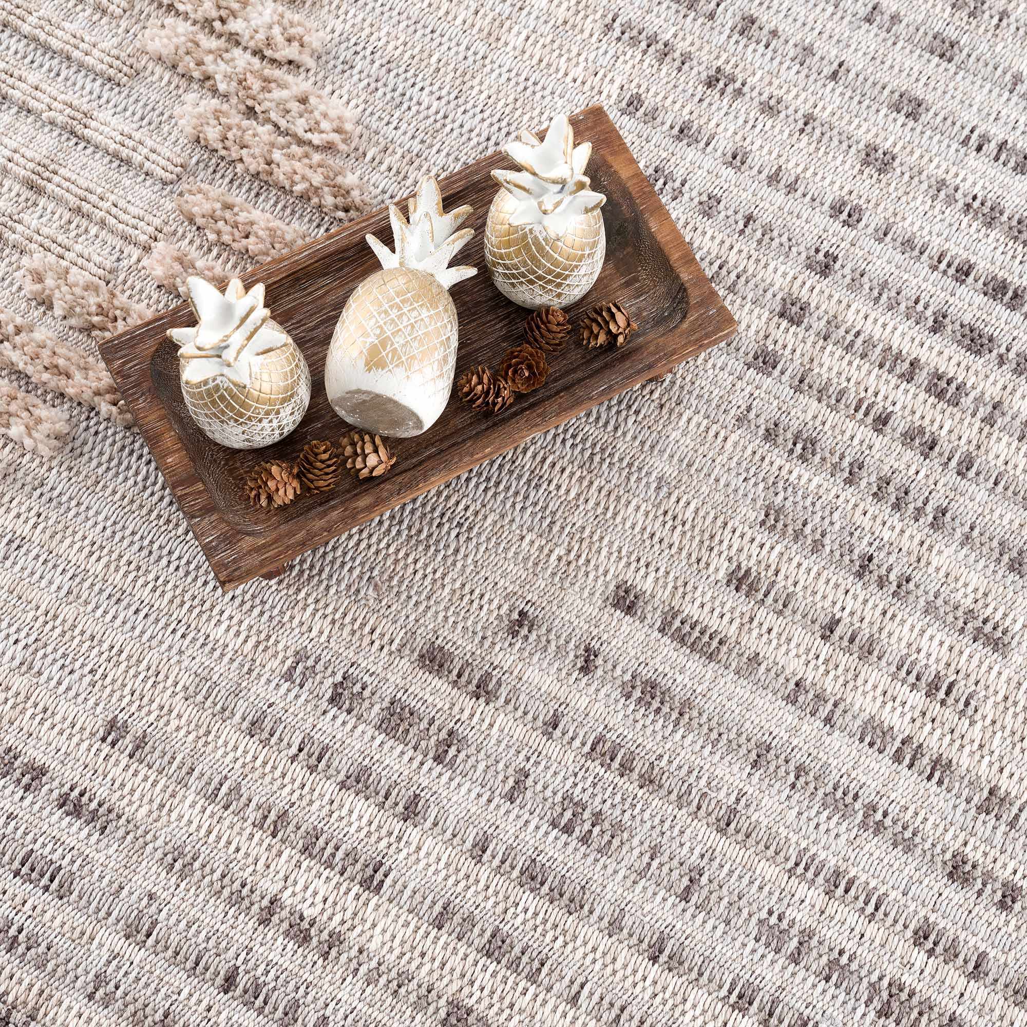 Maulawin High-low Rustic Rug