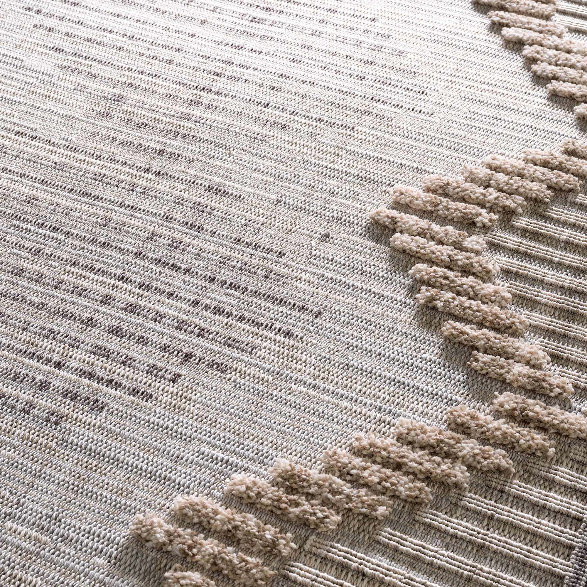 Maulawin High-low Rustic Rug