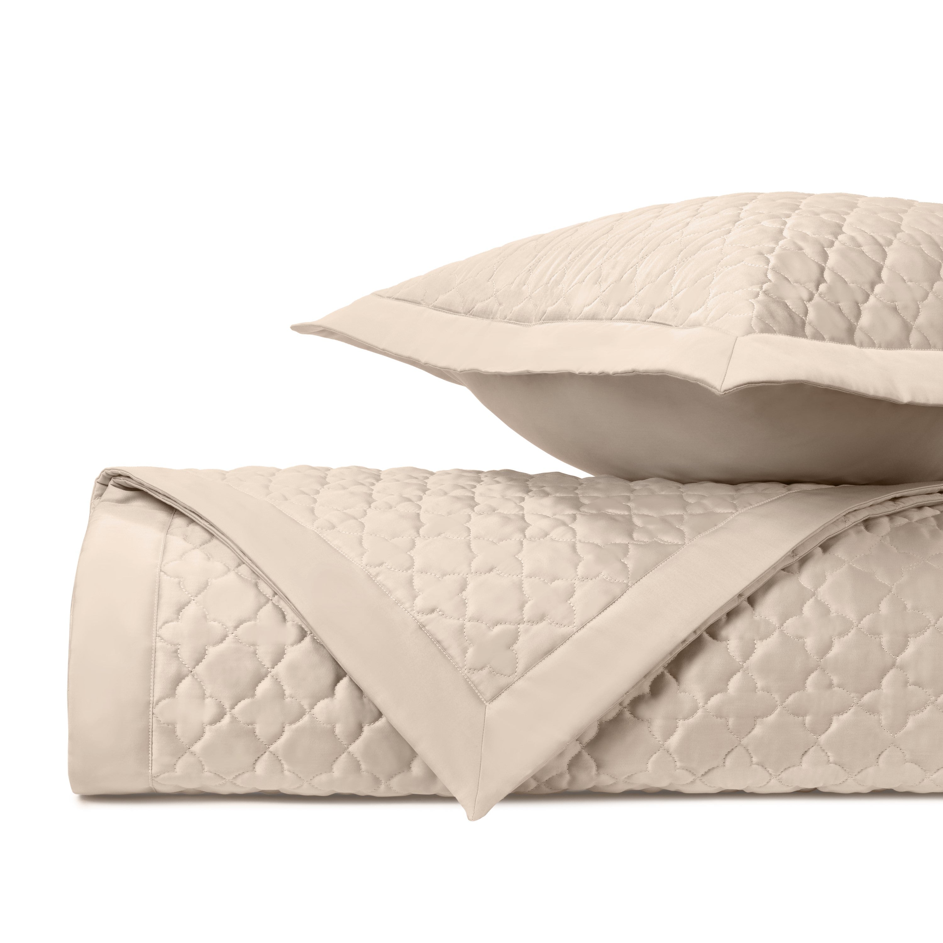 Clover Quilted Coverlet Set